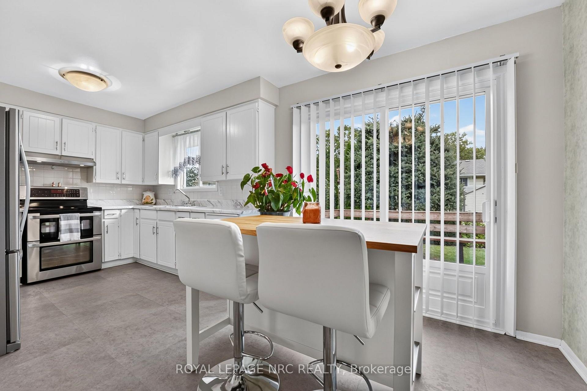 Photo 12 of 20 Jessica Drive, St. Catharines, Vine/Linwell — HOMEH
