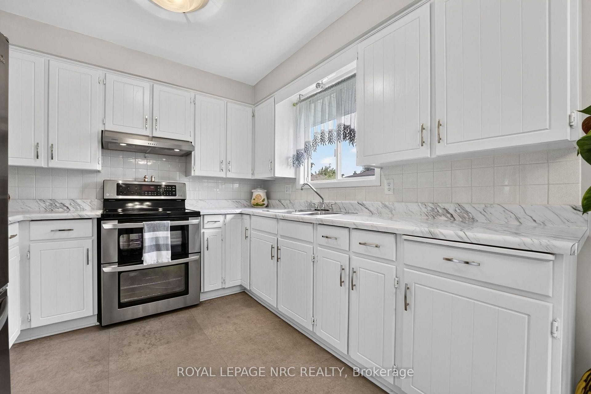 Photo 13 of 20 Jessica Drive, St. Catharines, Vine/Linwell — HOMEH