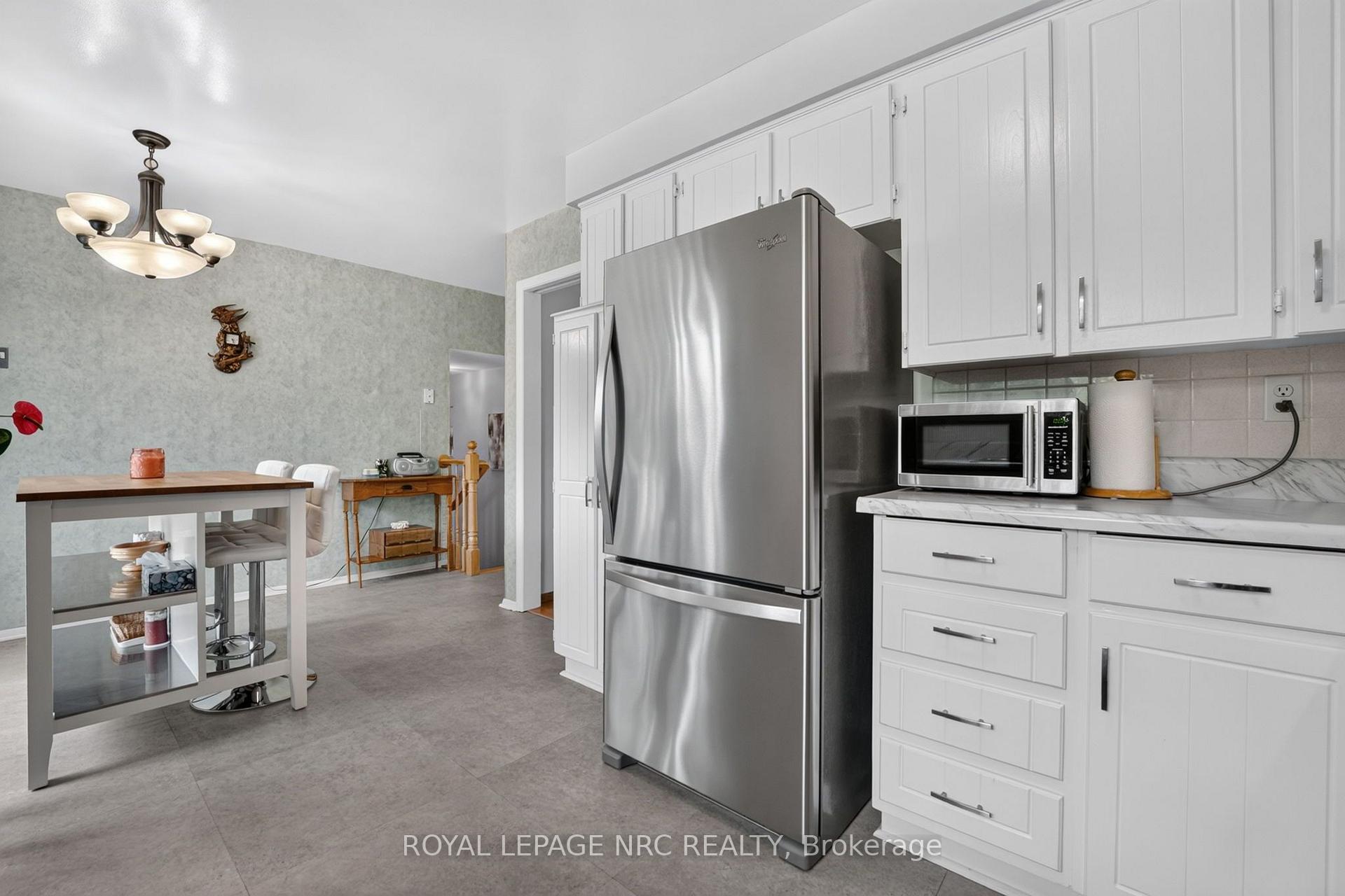 Photo 14 of 20 Jessica Drive, St. Catharines, Vine/Linwell — HOMEH