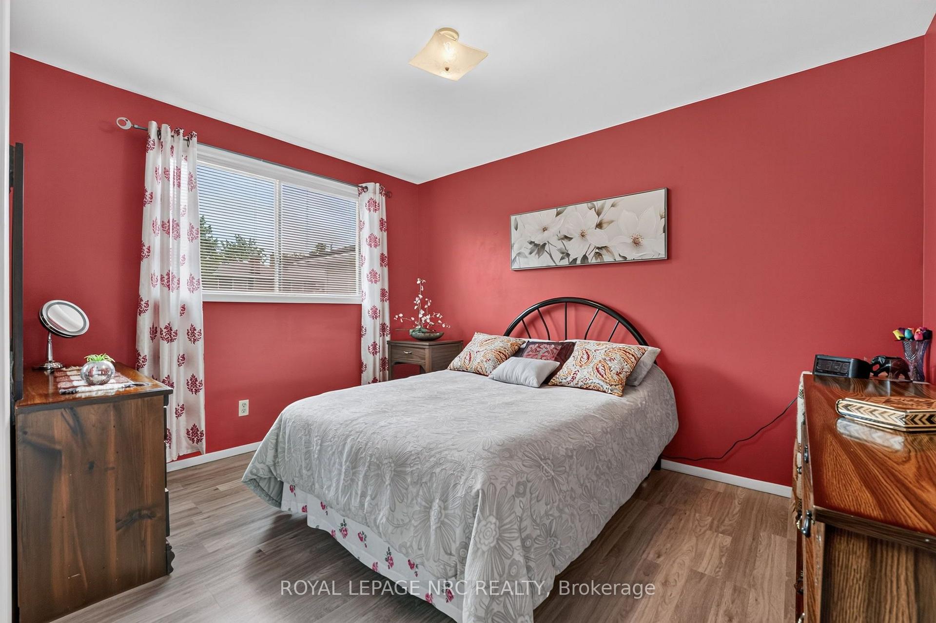 Photo 22 of 20 Jessica Drive, St. Catharines, Vine/Linwell — HOMEH