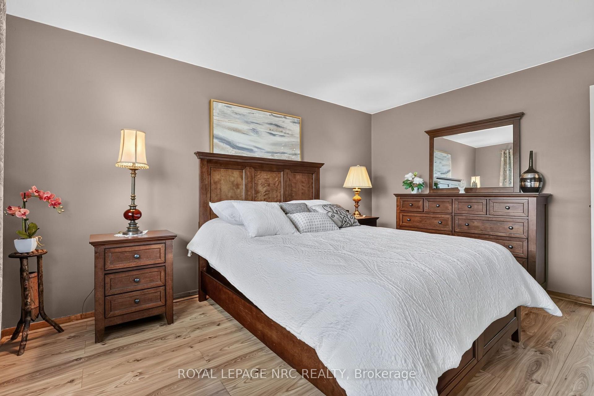 Photo 29 of 20 Jessica Drive, St. Catharines, Vine/Linwell — HOMEH
