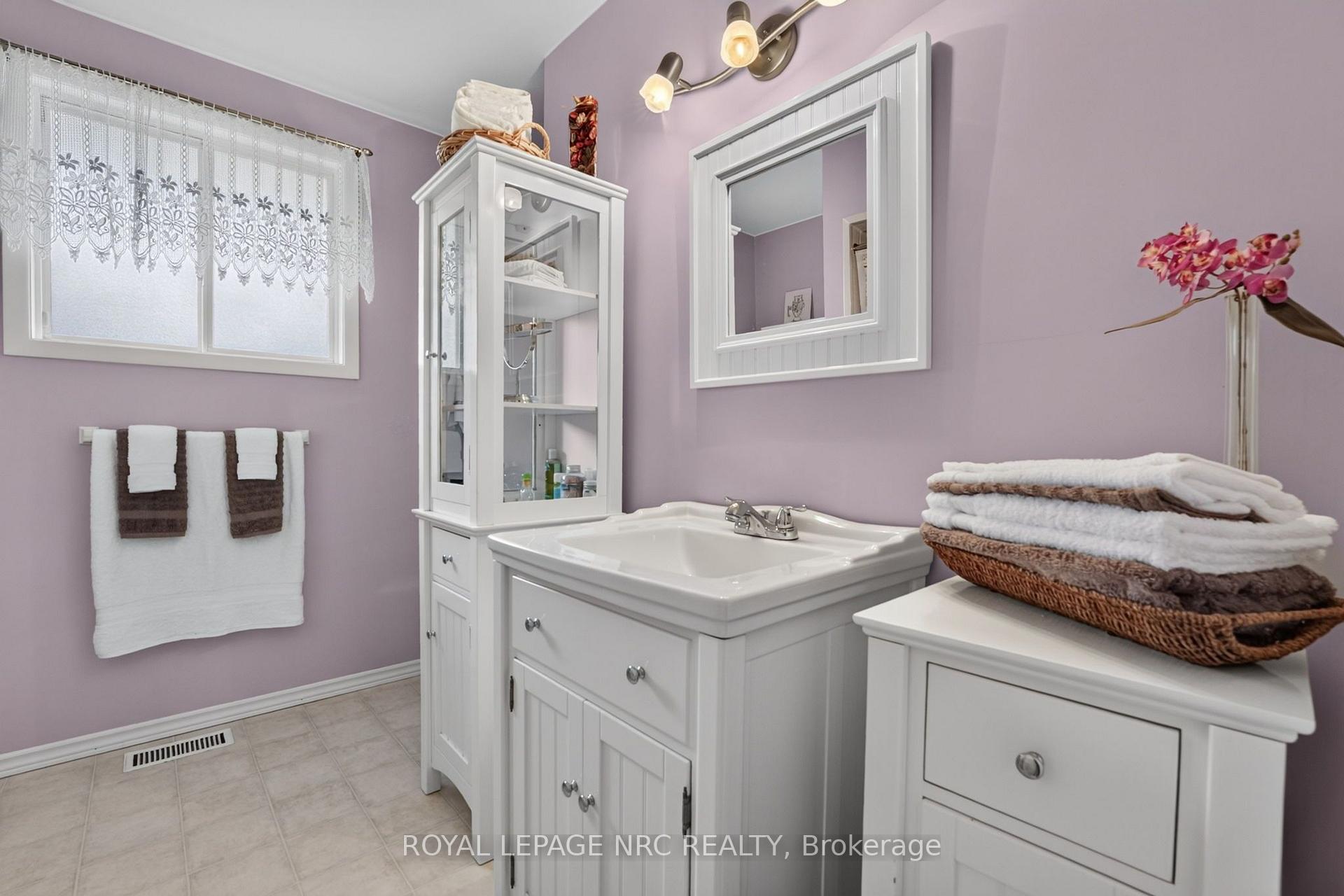 Photo 34 of 20 Jessica Drive, St. Catharines, Vine/Linwell — HOMEH
