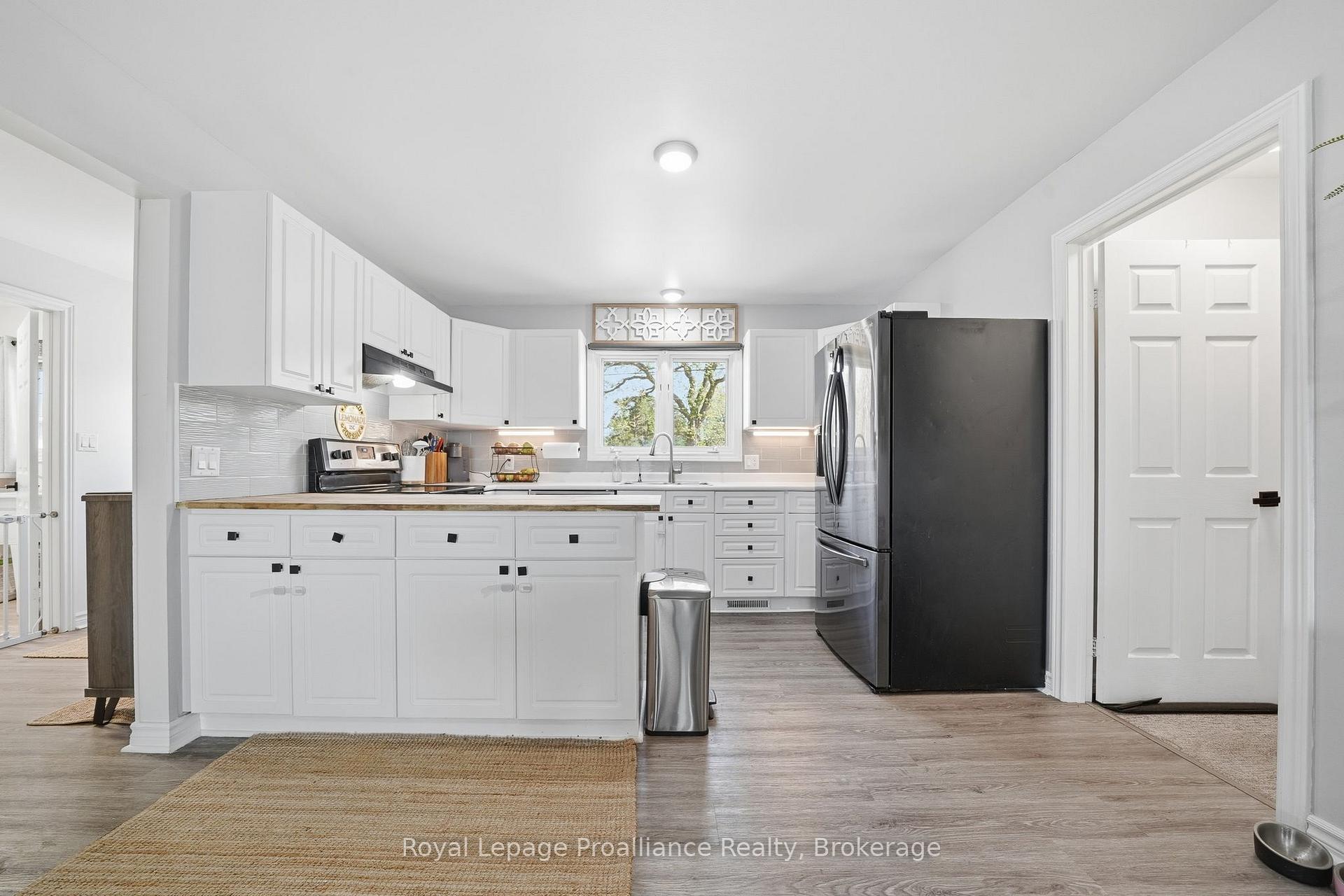 Photo 6 of 33 Peats Point Lane, Prince Edward County, Ameliasburg Ward — HOMEH