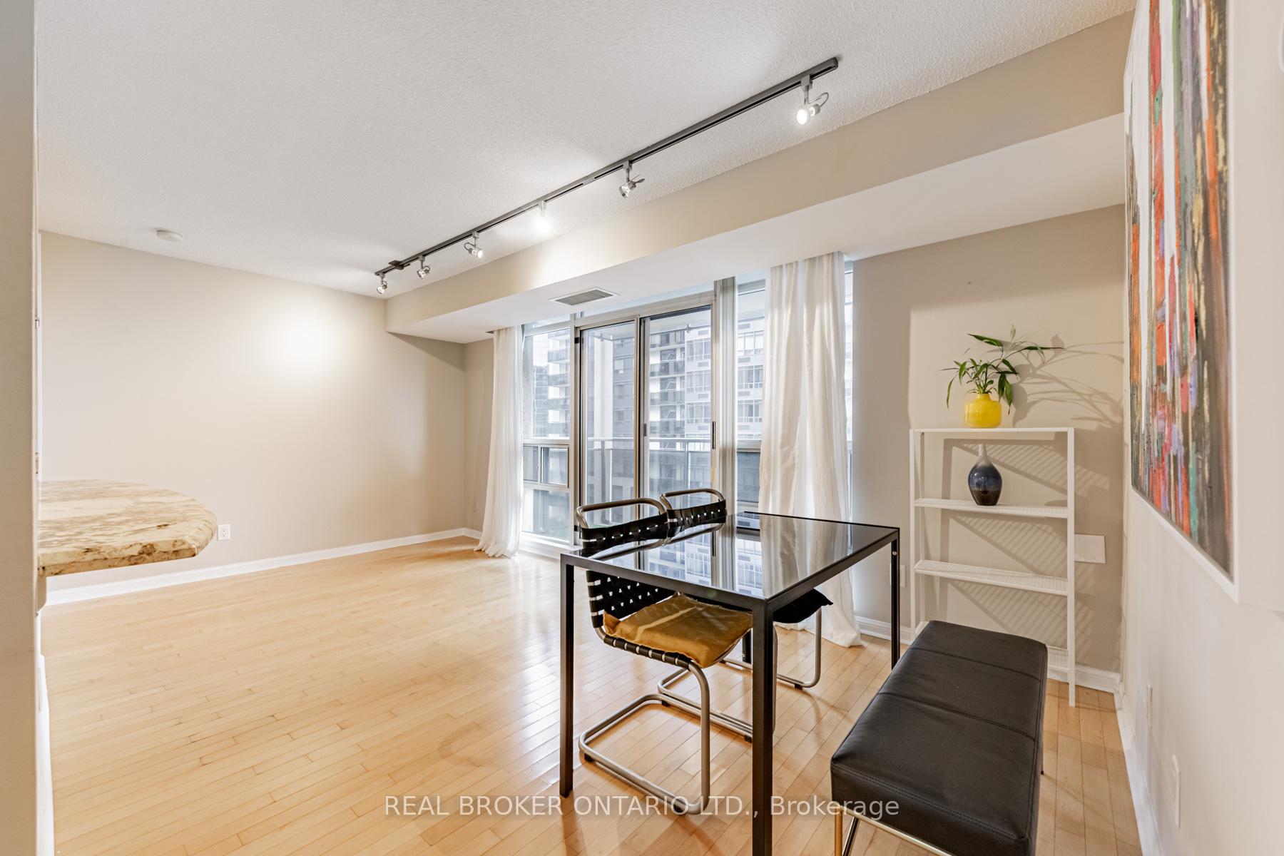 Photo 3 of Unit 2011, 153 Beecroft Road, North York, Lansing-Westgate — HOMEH