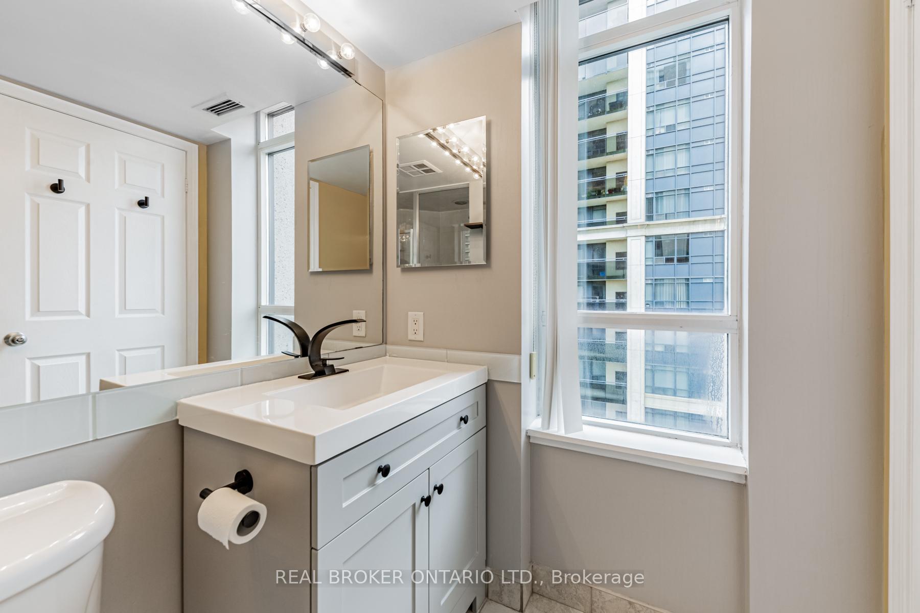 Photo 12 of Unit 2011, 153 Beecroft Road, North York, Lansing-Westgate — HOMEH