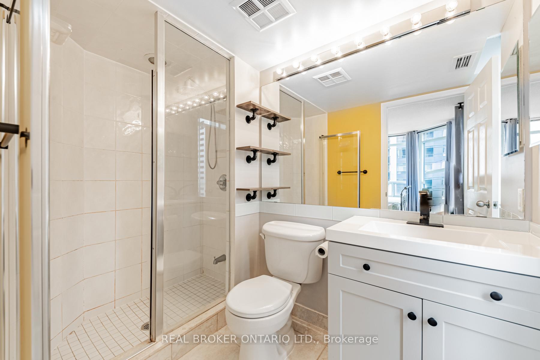 Photo 13 of Unit 2011, 153 Beecroft Road, North York, Lansing-Westgate — HOMEH