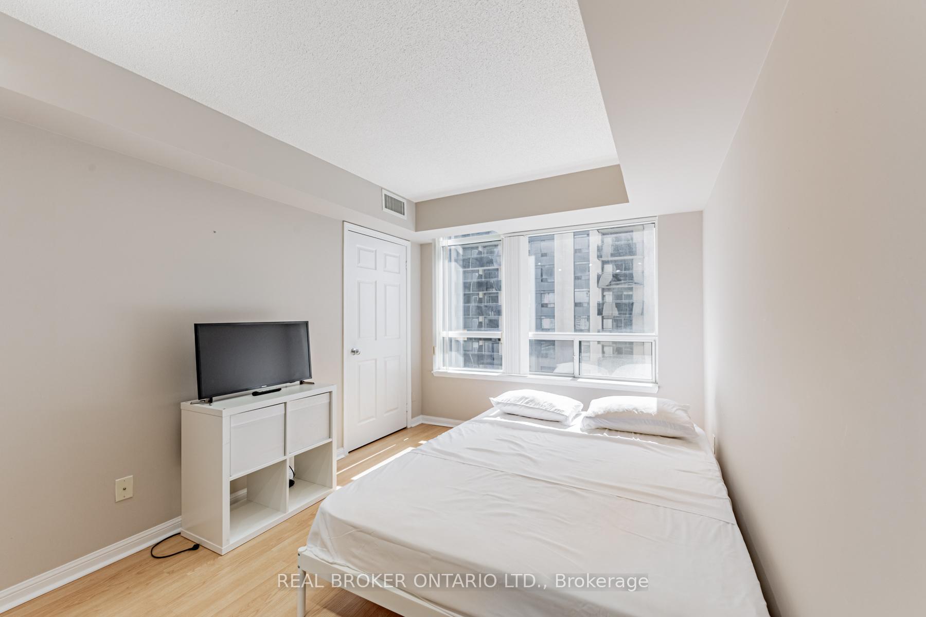 Photo 15 of Unit 2011, 153 Beecroft Road, North York, Lansing-Westgate — HOMEH