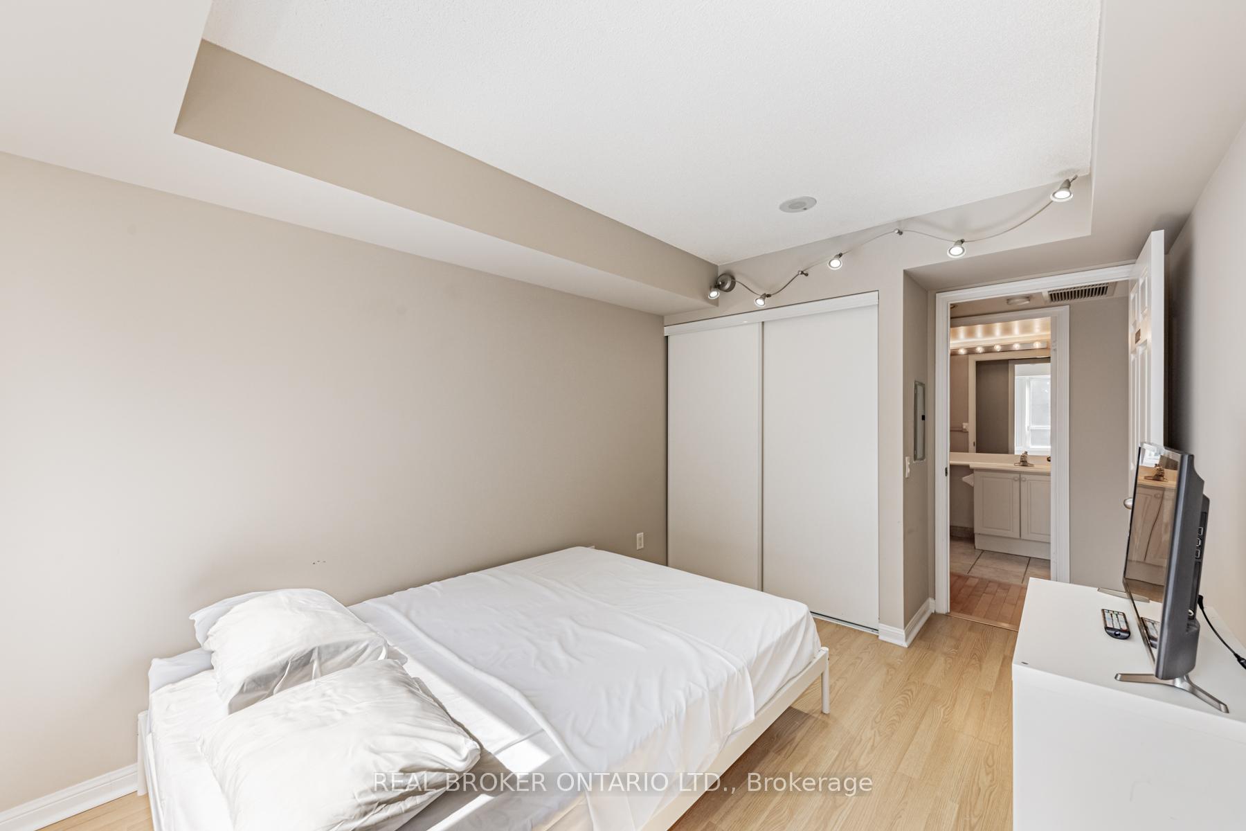Photo 16 of Unit 2011, 153 Beecroft Road, North York, Lansing-Westgate — HOMEH