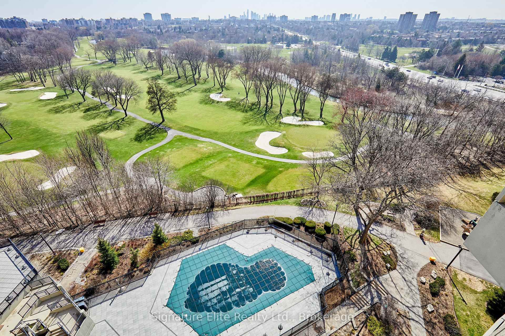 Photo 10 of Unit E8, 296 Mill Road, Etobicoke, Markland Wood — HOMEH