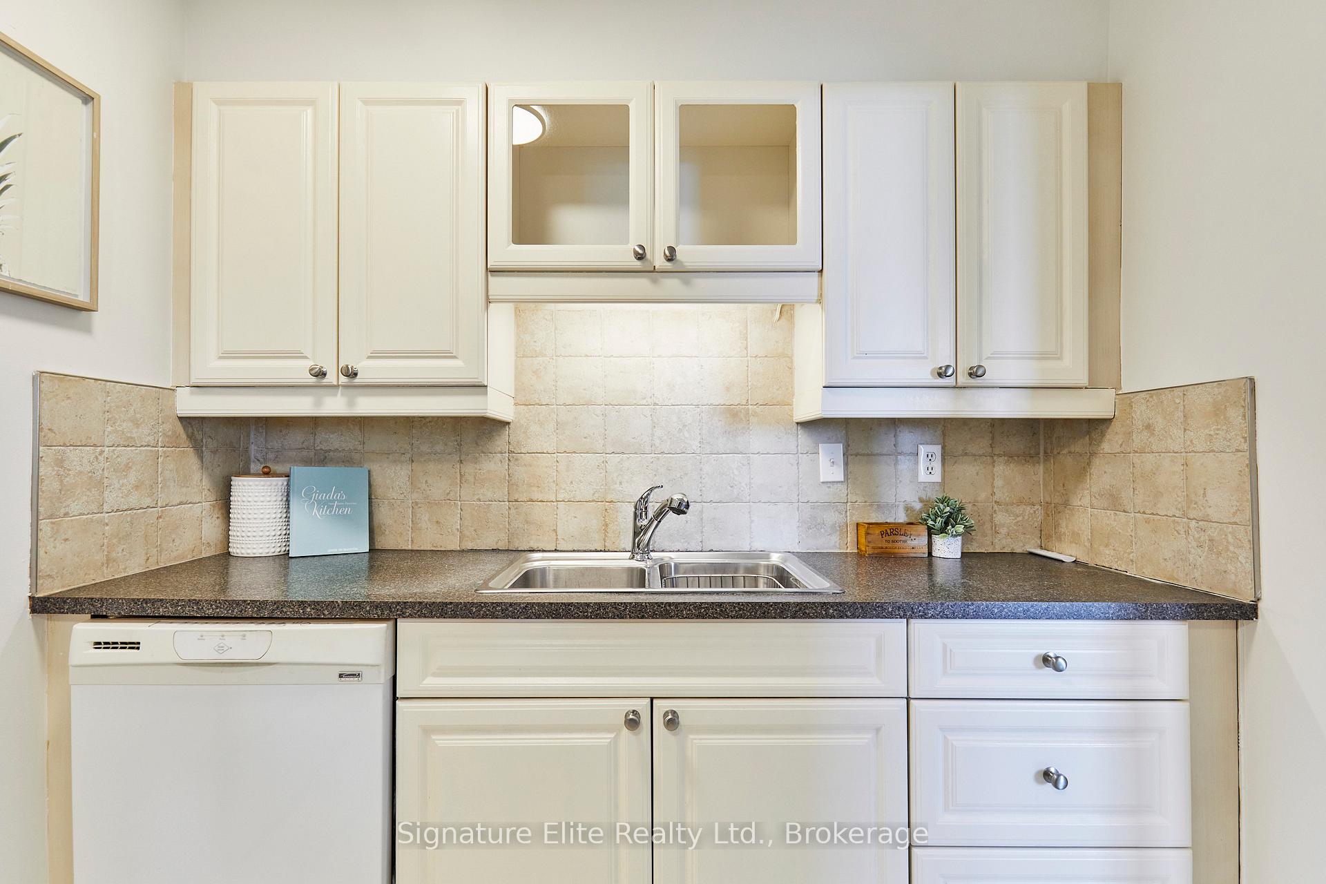Photo 18 of Unit E8, 296 Mill Road, Etobicoke, Markland Wood — HOMEH