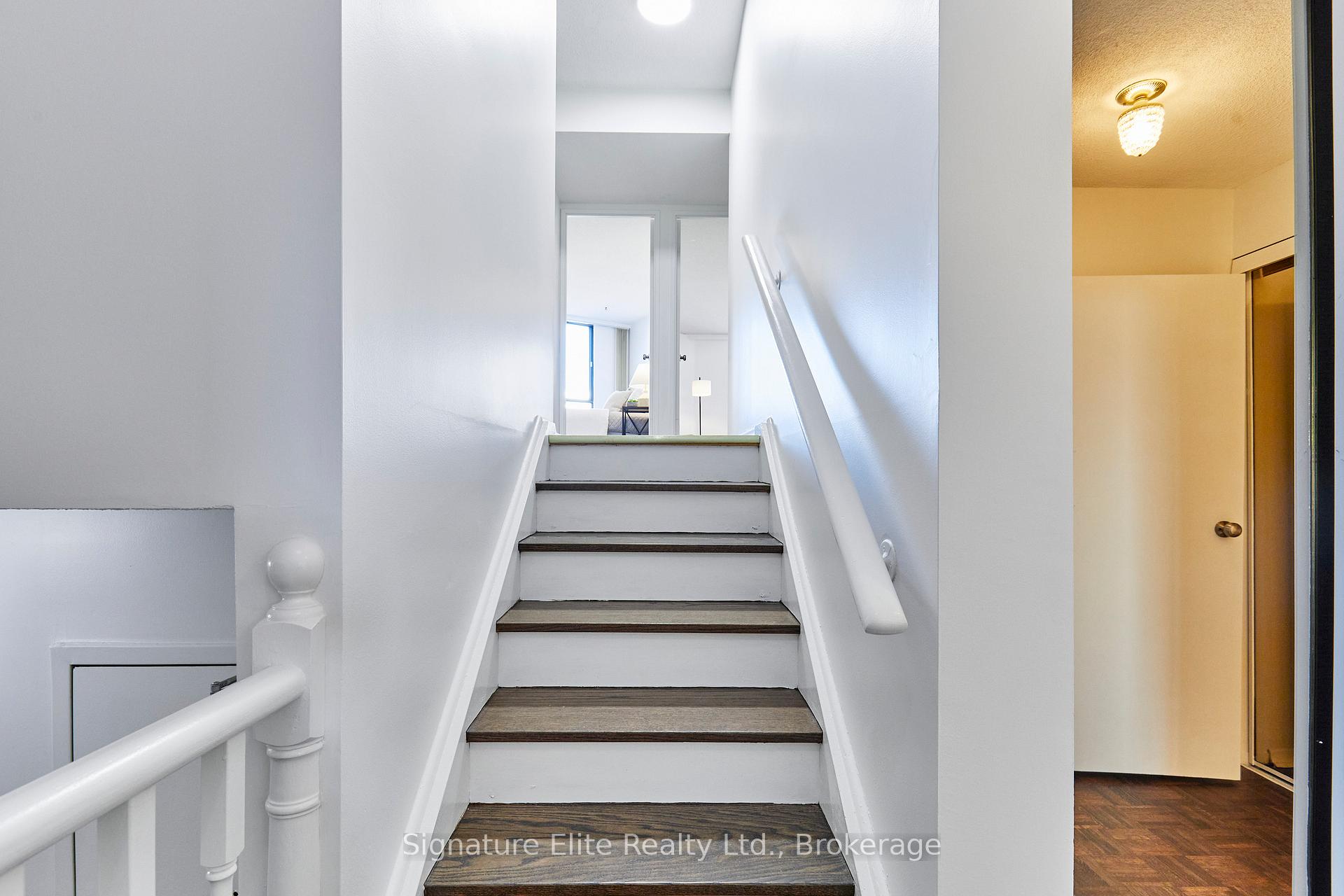 Photo 21 of Unit E8, 296 Mill Road, Etobicoke, Markland Wood — HOMEH