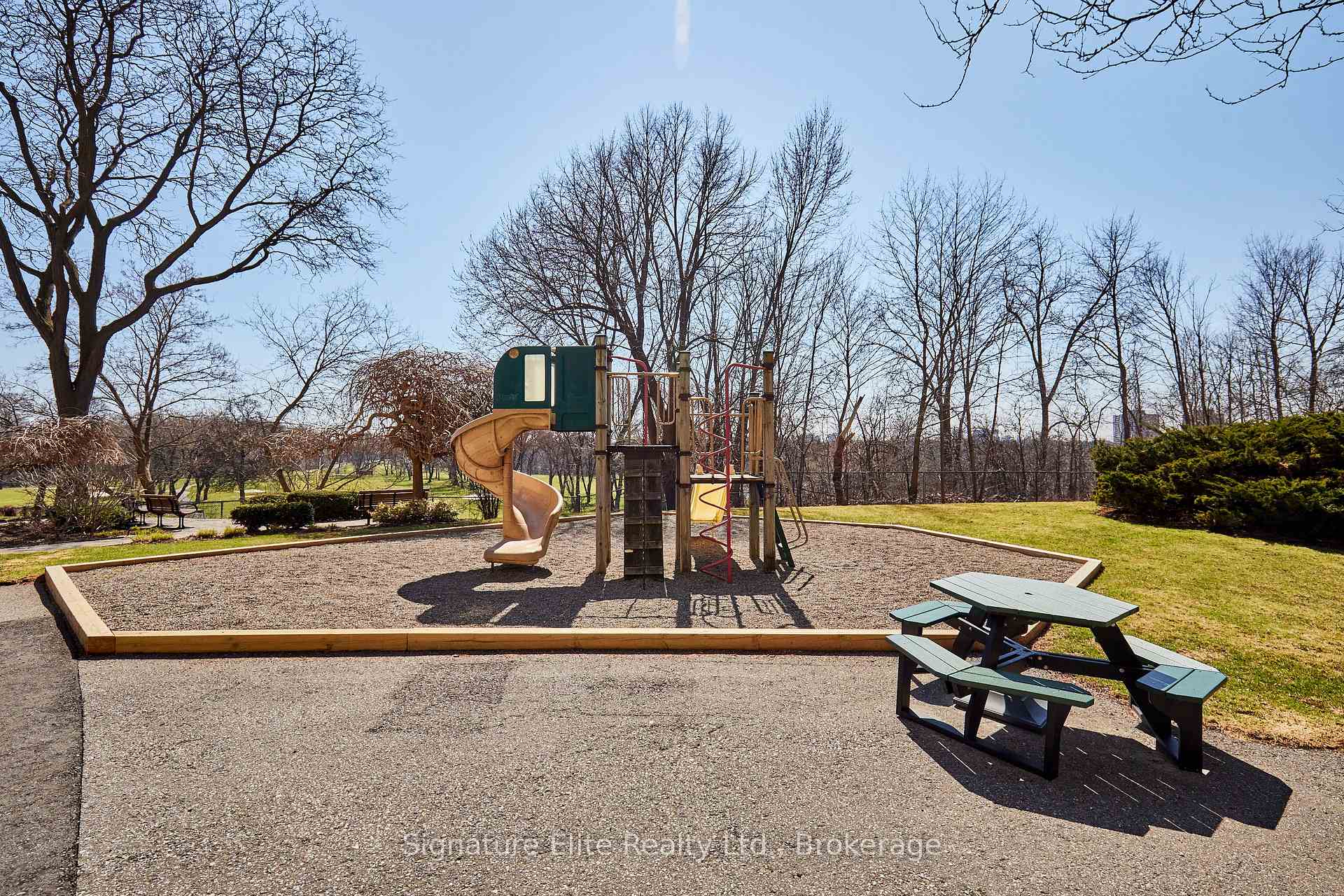 Photo 46 of Unit E8, 296 Mill Road, Etobicoke, Markland Wood — HOMEH