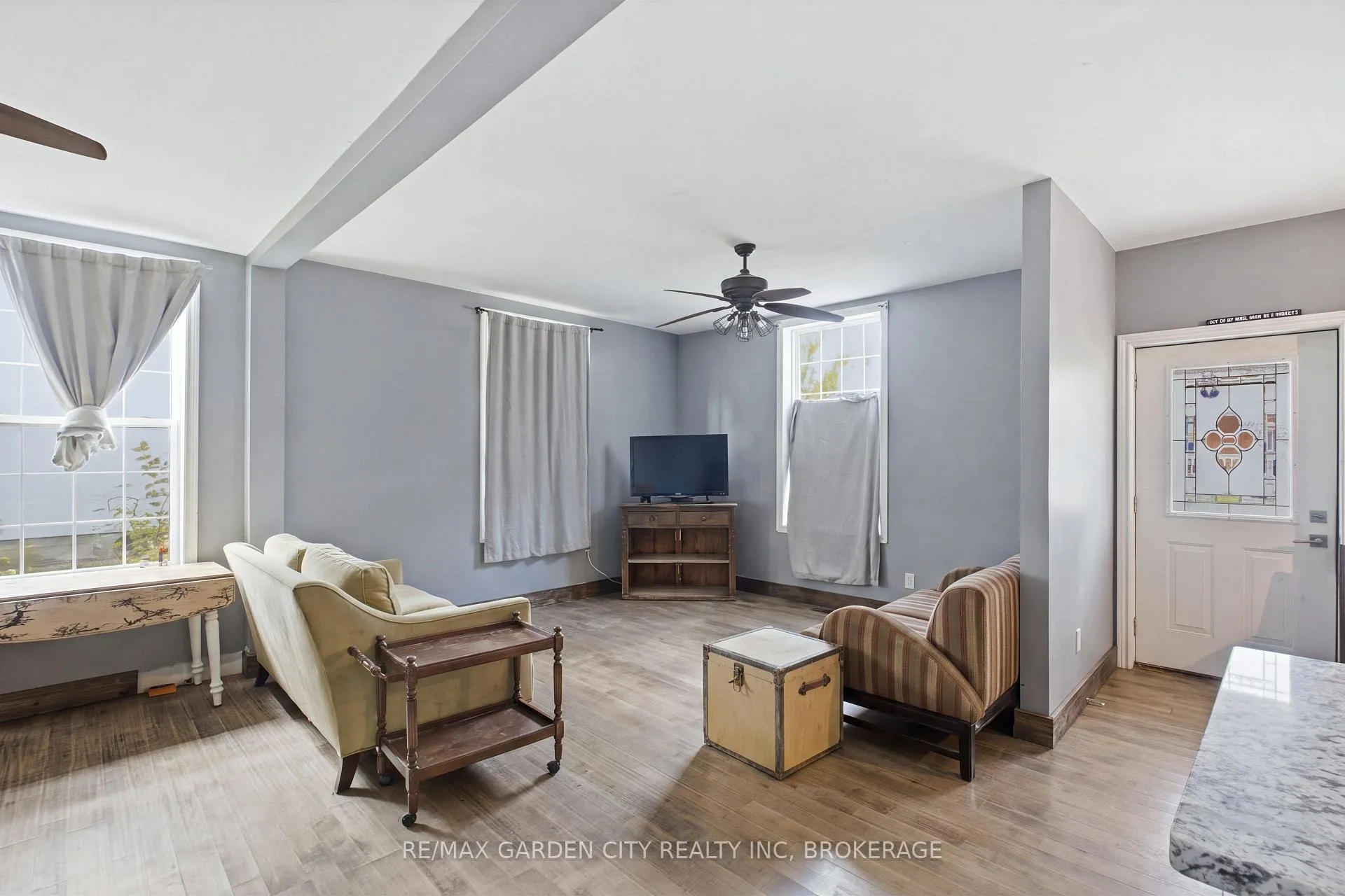 Photo 3 of 409-407 Maple Street, Haldimand, Dunnville — HOMEH