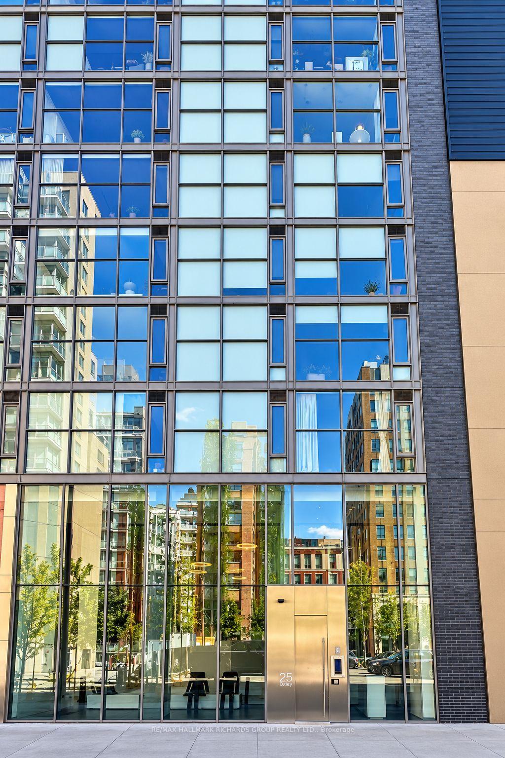 Photo 2 of Unit 402, 25 Oxley Street, Toronto, Waterfront Communities — HOMEH