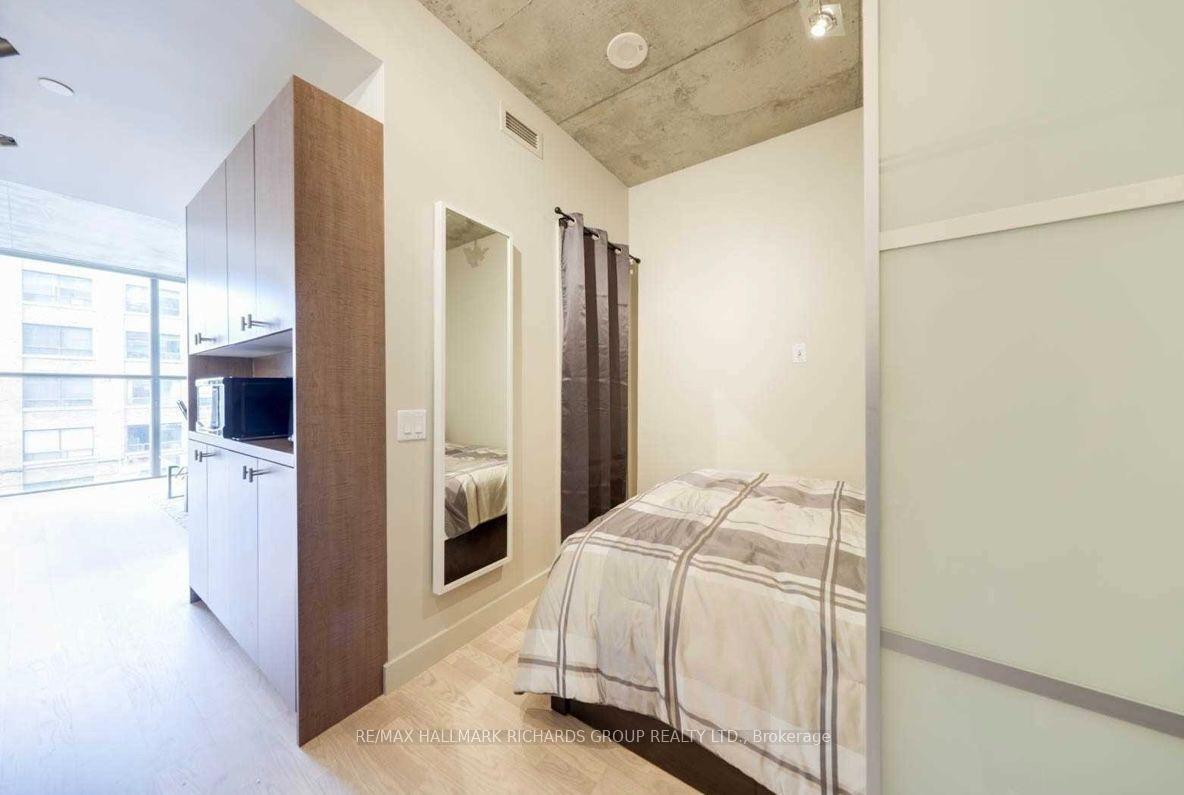 Photo 4 of Unit 402, 25 Oxley Street, Toronto, Waterfront Communities — HOMEH