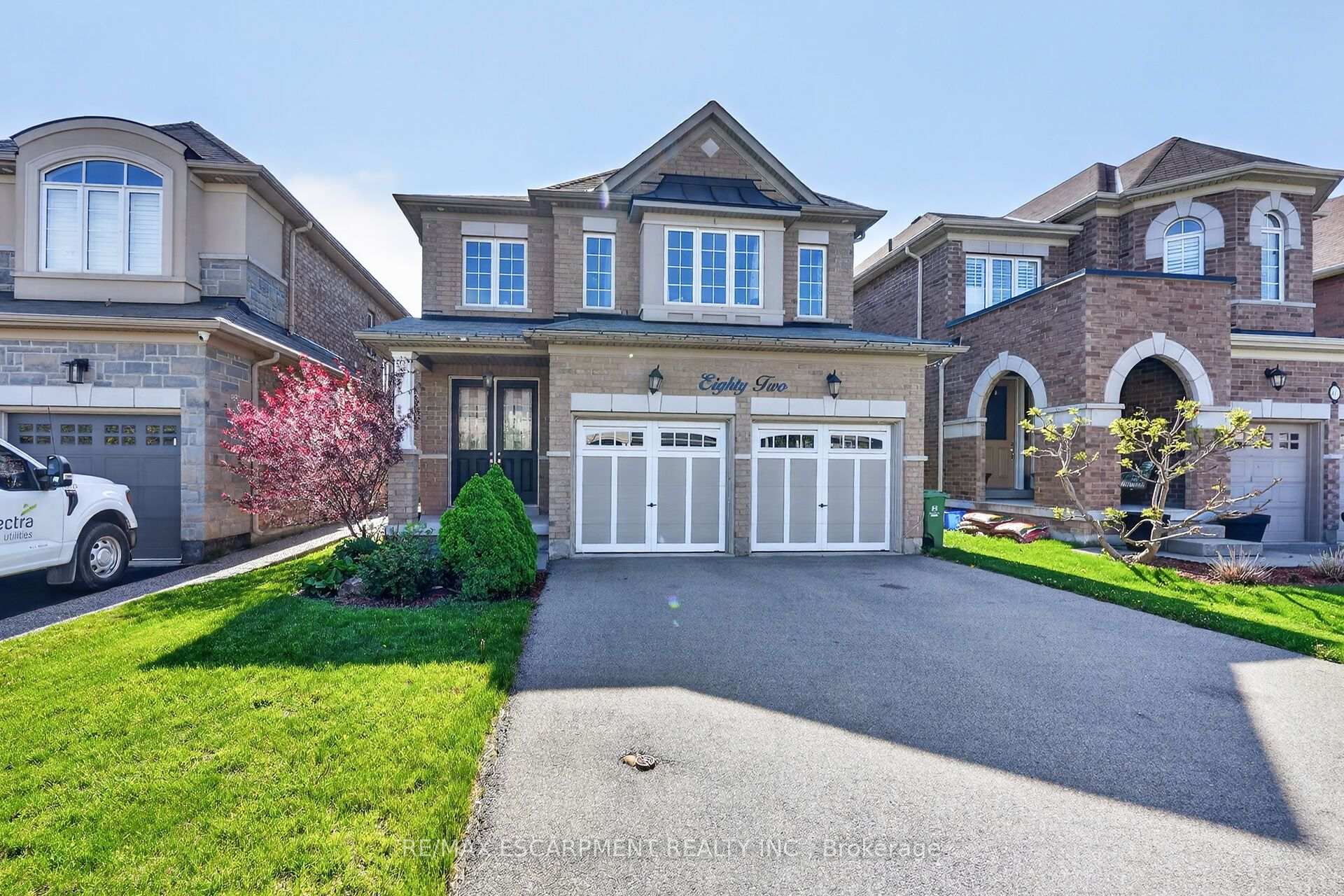 Photo 2 of 82 Chaumont Drive, Hamilton, Stoney Creek Mountain — HOMEH