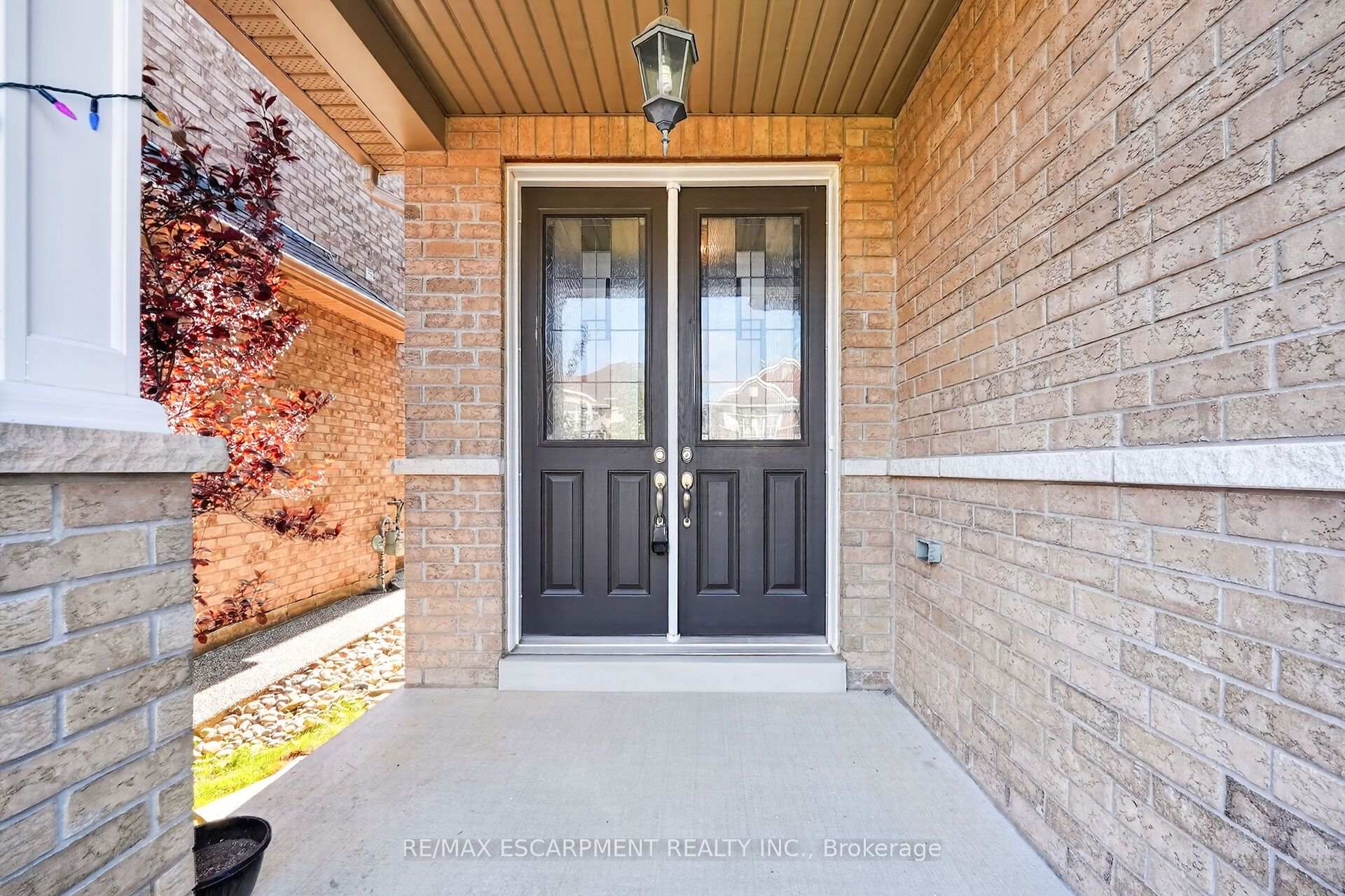 Photo 4 of 82 Chaumont Drive, Hamilton, Stoney Creek Mountain — HOMEH