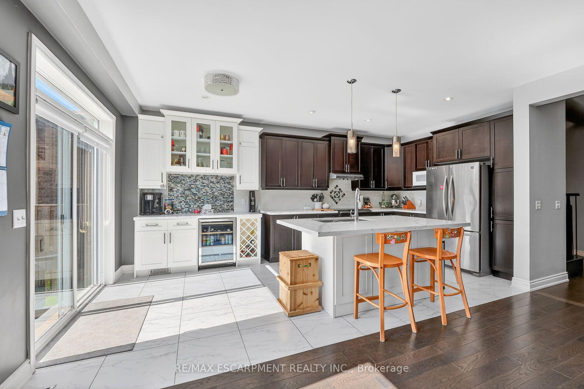 Photo 9 of 82 Chaumont Drive, Hamilton, Stoney Creek Mountain — HOMEH