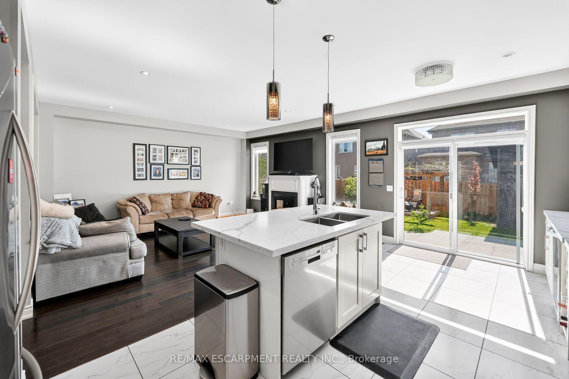 Photo 12 of 82 Chaumont Drive, Hamilton, Stoney Creek Mountain — HOMEH