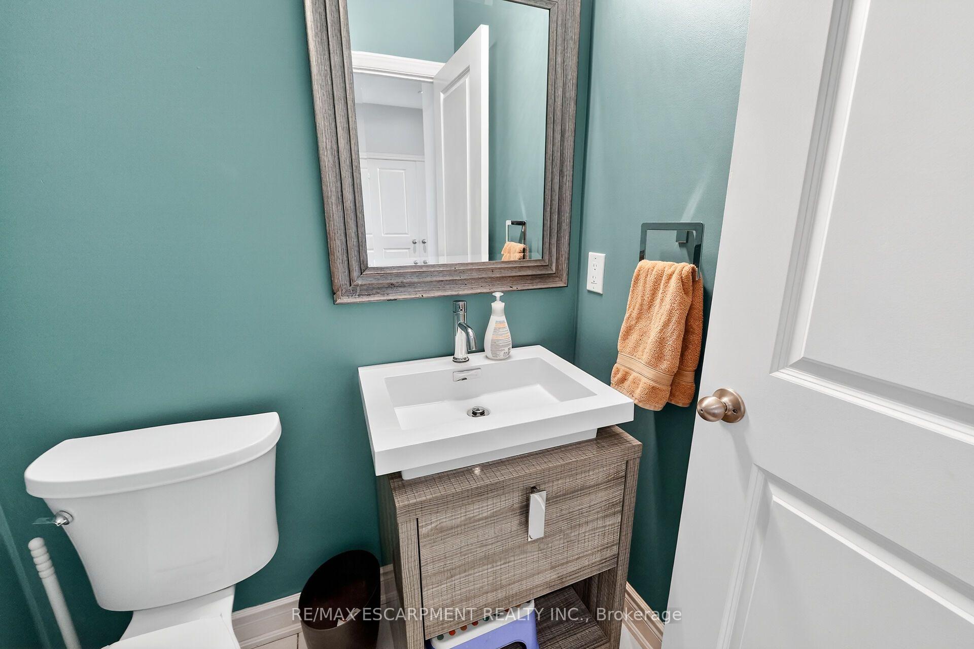 Photo 17 of 82 Chaumont Drive, Hamilton, Stoney Creek Mountain — HOMEH