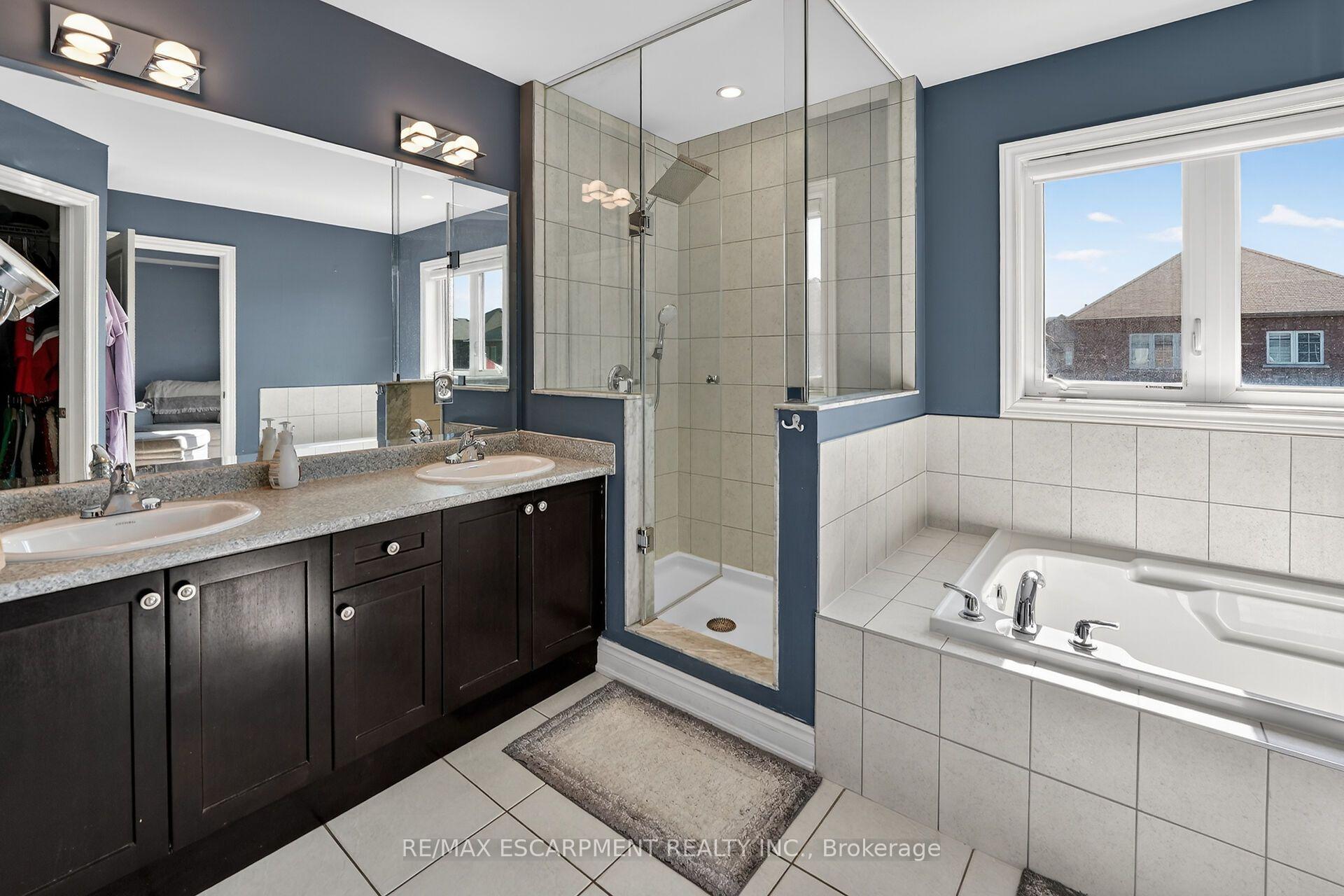 Photo 23 of 82 Chaumont Drive, Hamilton, Stoney Creek Mountain — HOMEH