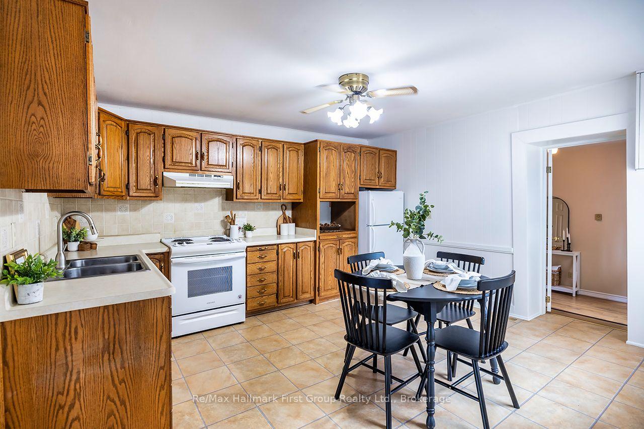 Photo 5 of 359 Sexton Street, Scugog, Port Perry — HOMEH