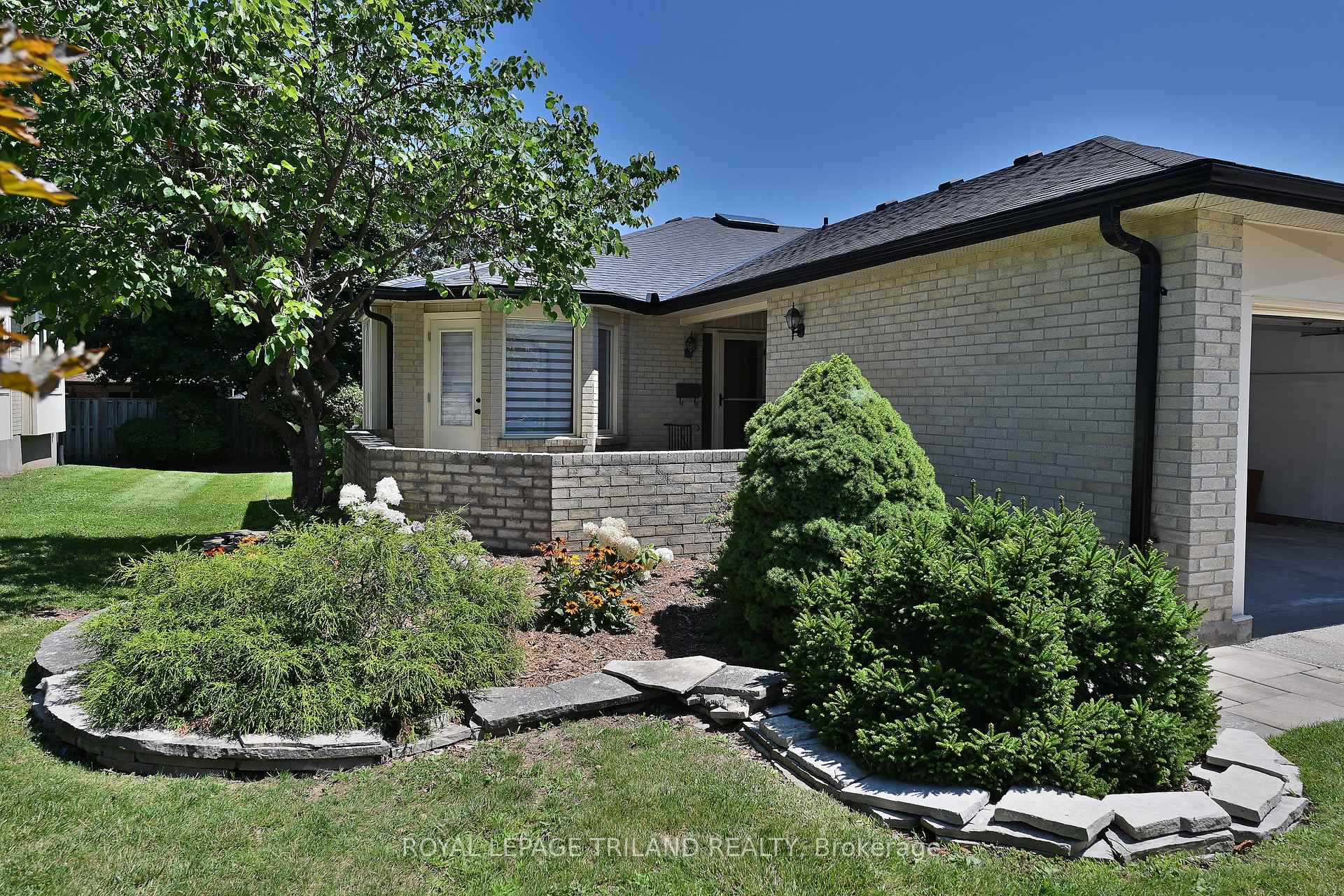 Photo 2 of Unit 4, 94 Pine Valley Gate, London, South N — HOMEH