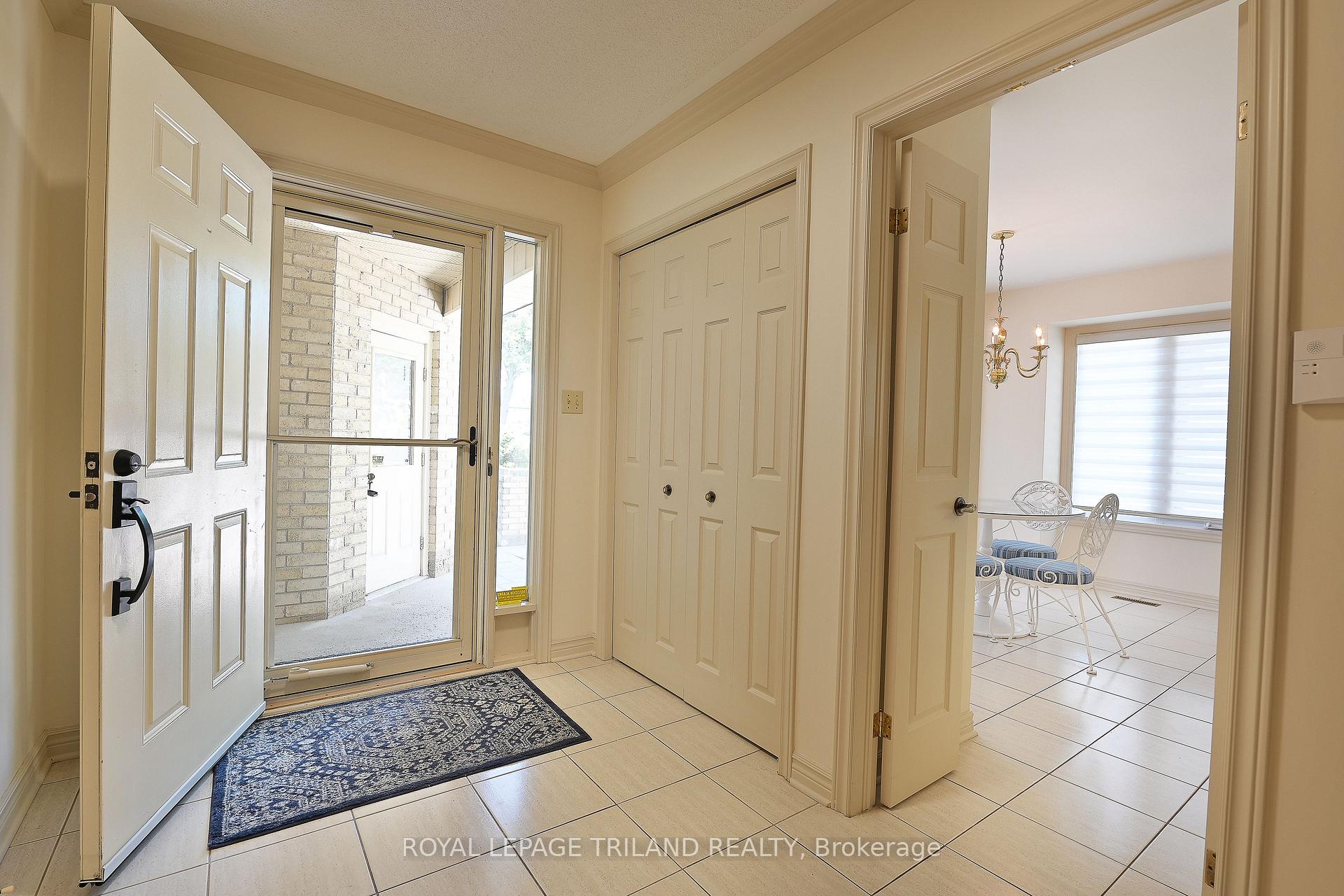 Photo 5 of Unit 4, 94 Pine Valley Gate, London, South N — HOMEH