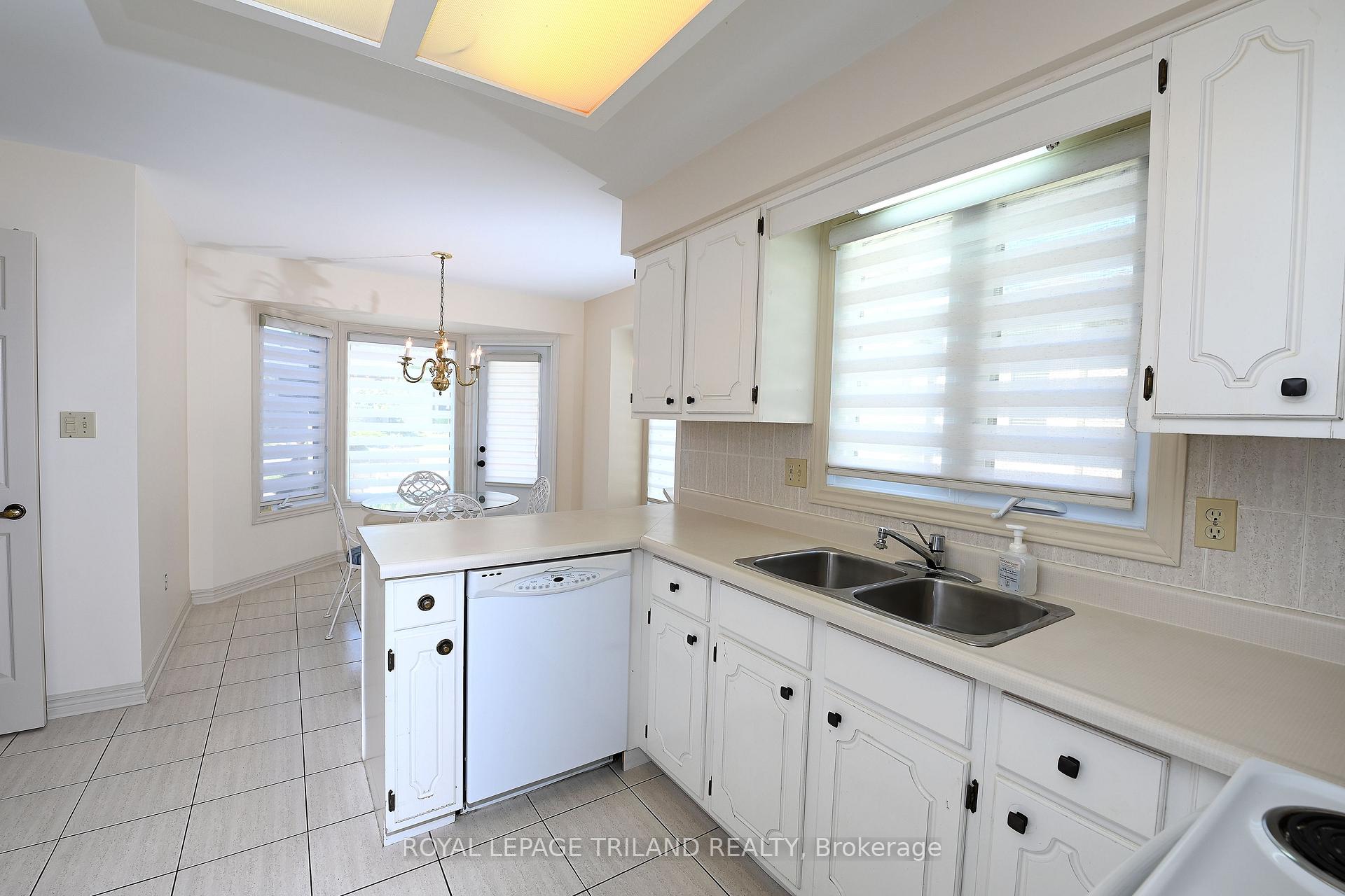 Photo 8 of Unit 4, 94 Pine Valley Gate, London, South N — HOMEH