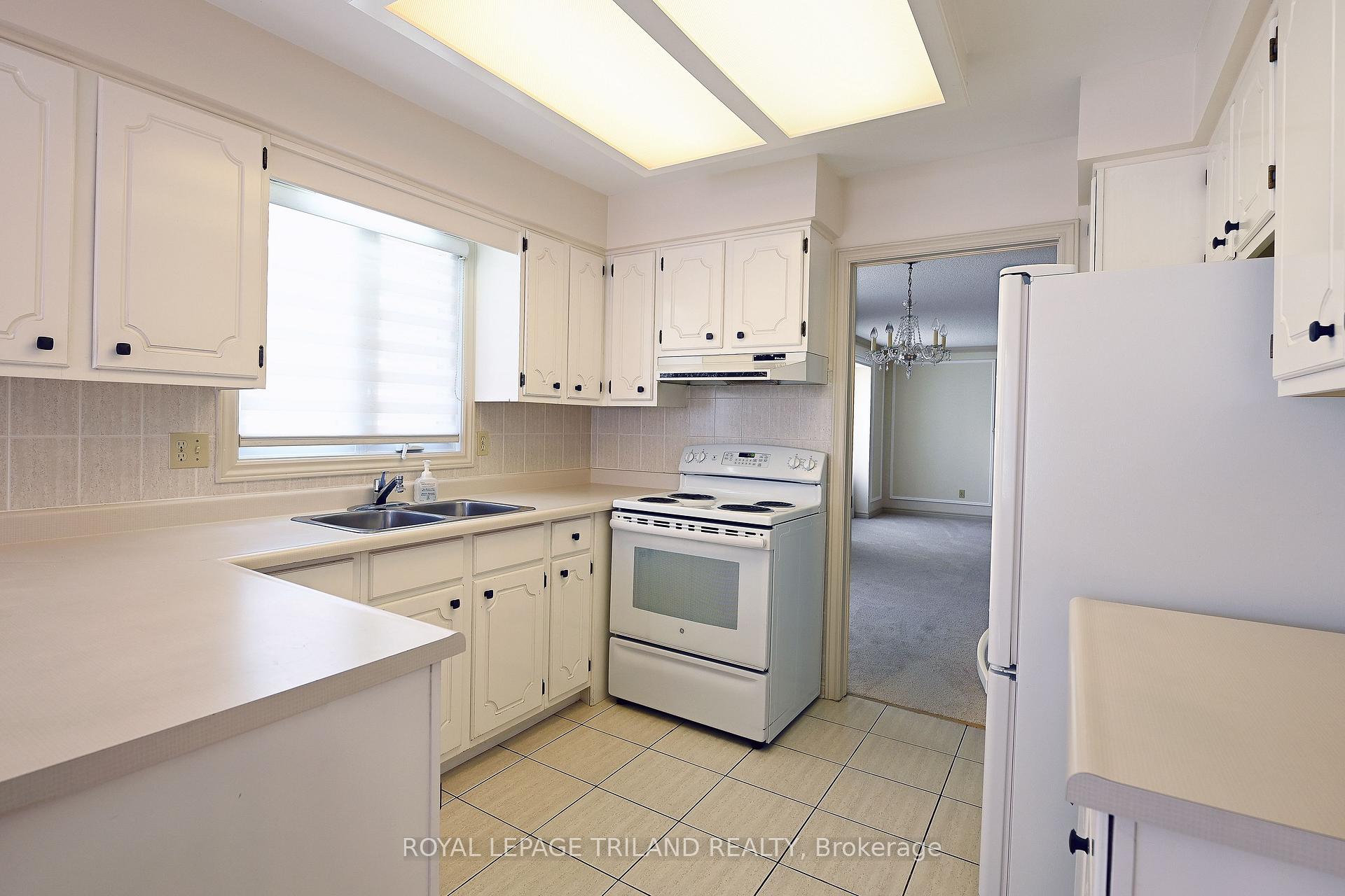 Photo 10 of Unit 4, 94 Pine Valley Gate, London, South N — HOMEH