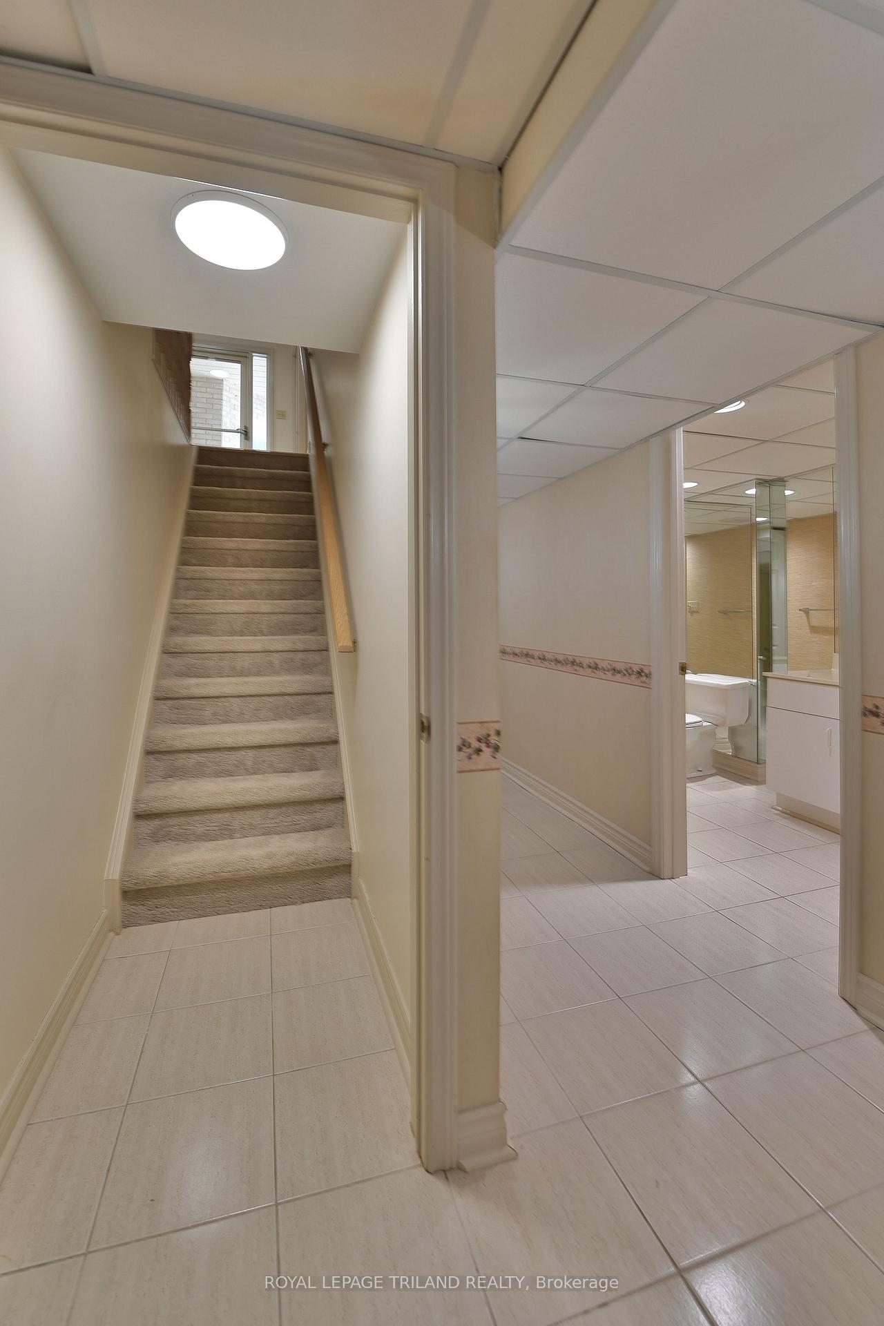 Photo 22 of Unit 4, 94 Pine Valley Gate, London, South N — HOMEH
