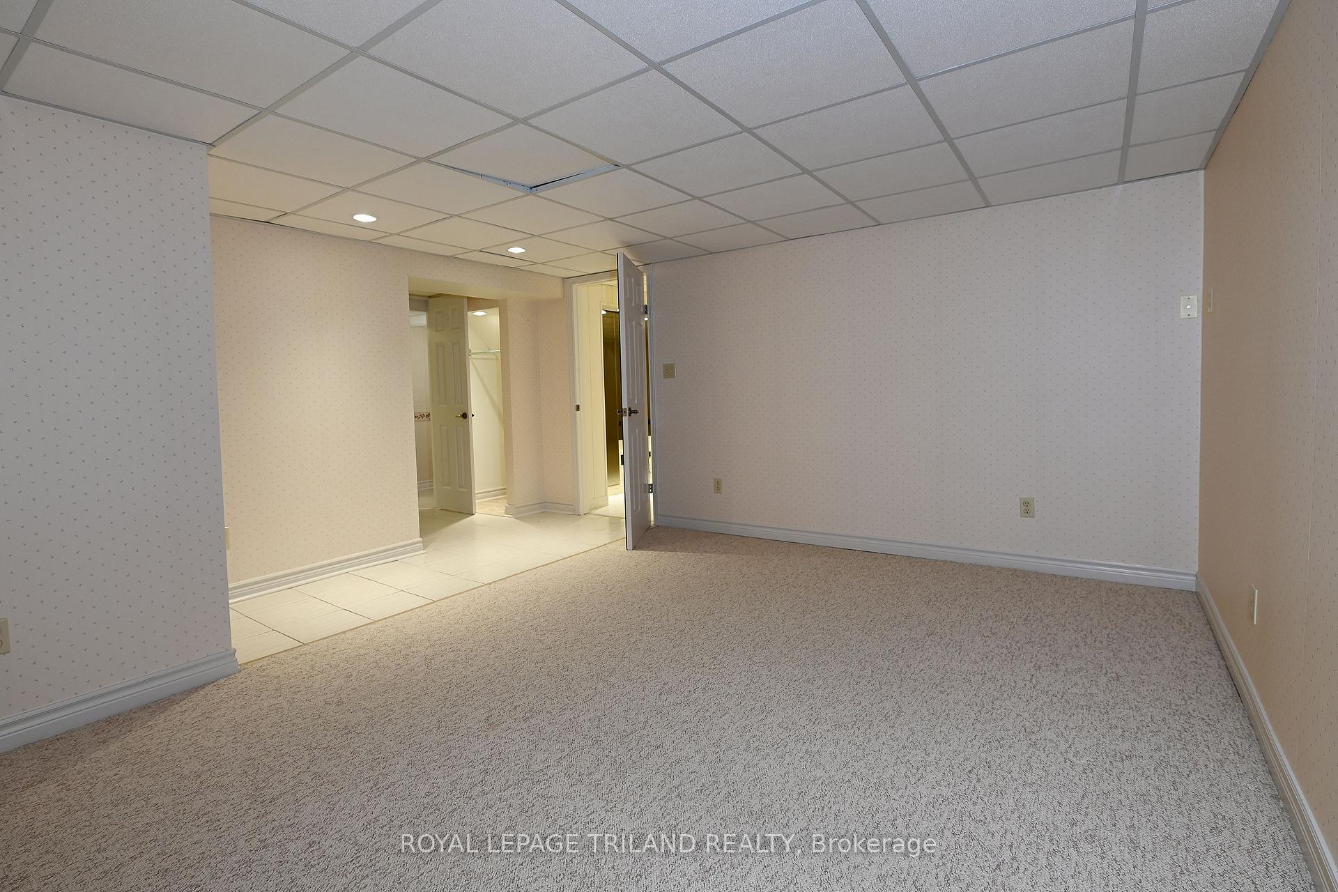 Photo 27 of Unit 4, 94 Pine Valley Gate, London, South N — HOMEH