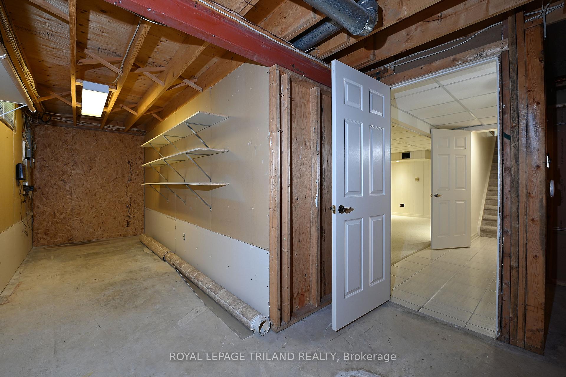 Photo 30 of Unit 4, 94 Pine Valley Gate, London, South N — HOMEH