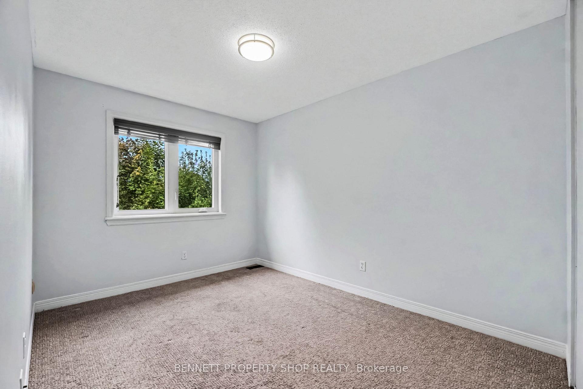 Photo 10 of 4 Winnegreen Court, Ottawa, Hunt Club Park — HOMEH