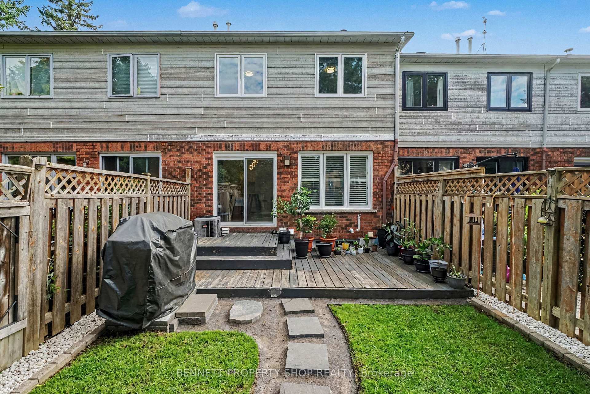 Photo 14 of 4 Winnegreen Court, Ottawa, Hunt Club Park — HOMEH