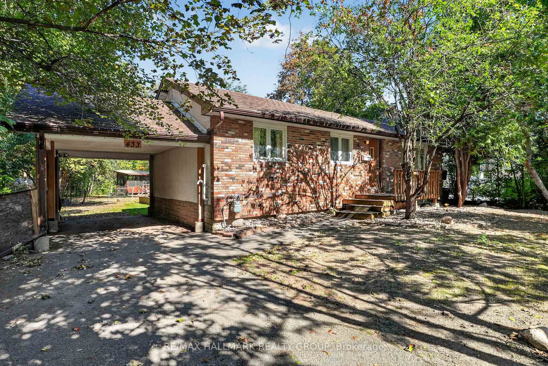 Photo 1 of 433 Pleasant Park Road, Ottawa, Faircrest Heights — HOMEH