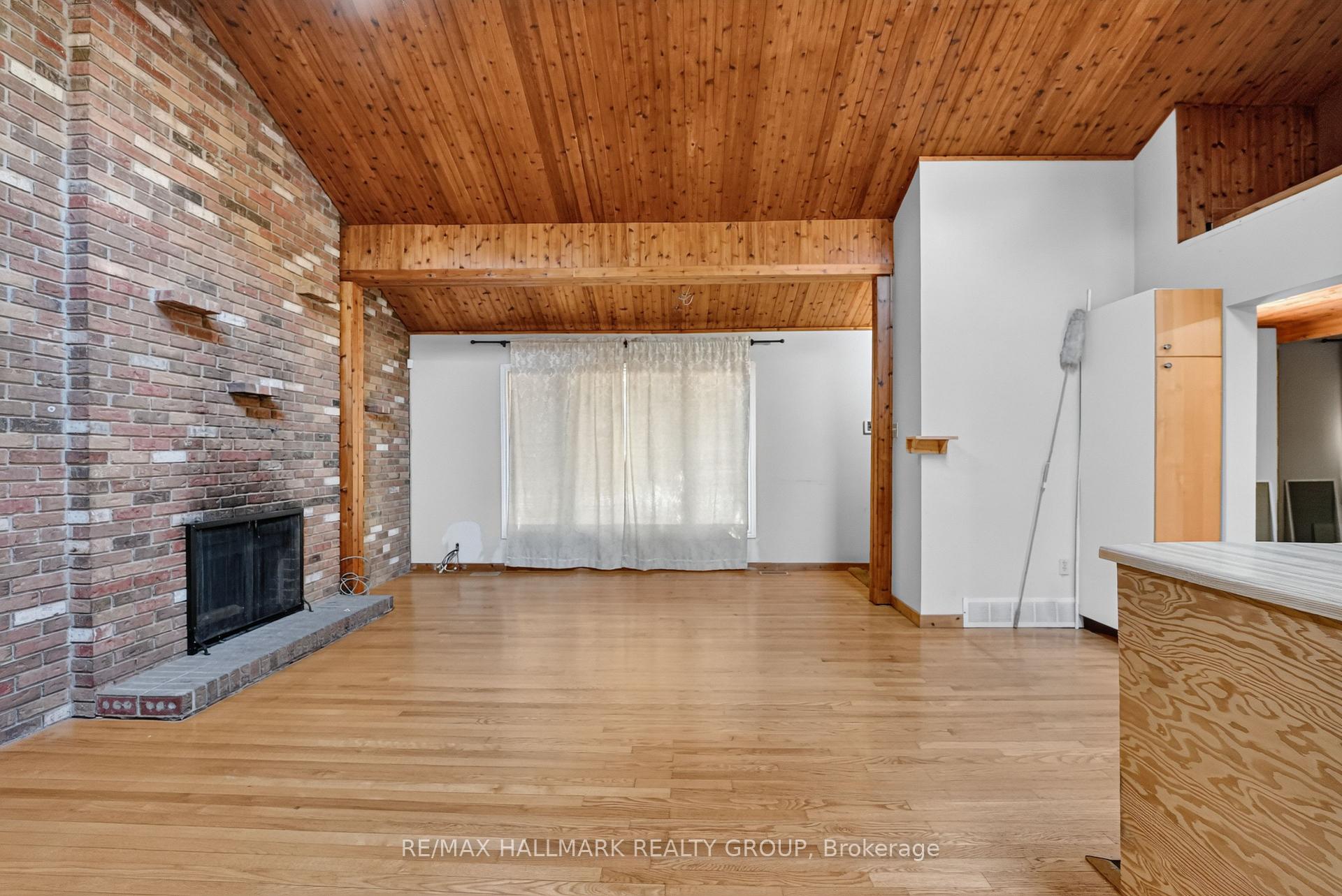 Photo 11 of 433 Pleasant Park Road, Ottawa, Faircrest Heights — HOMEH