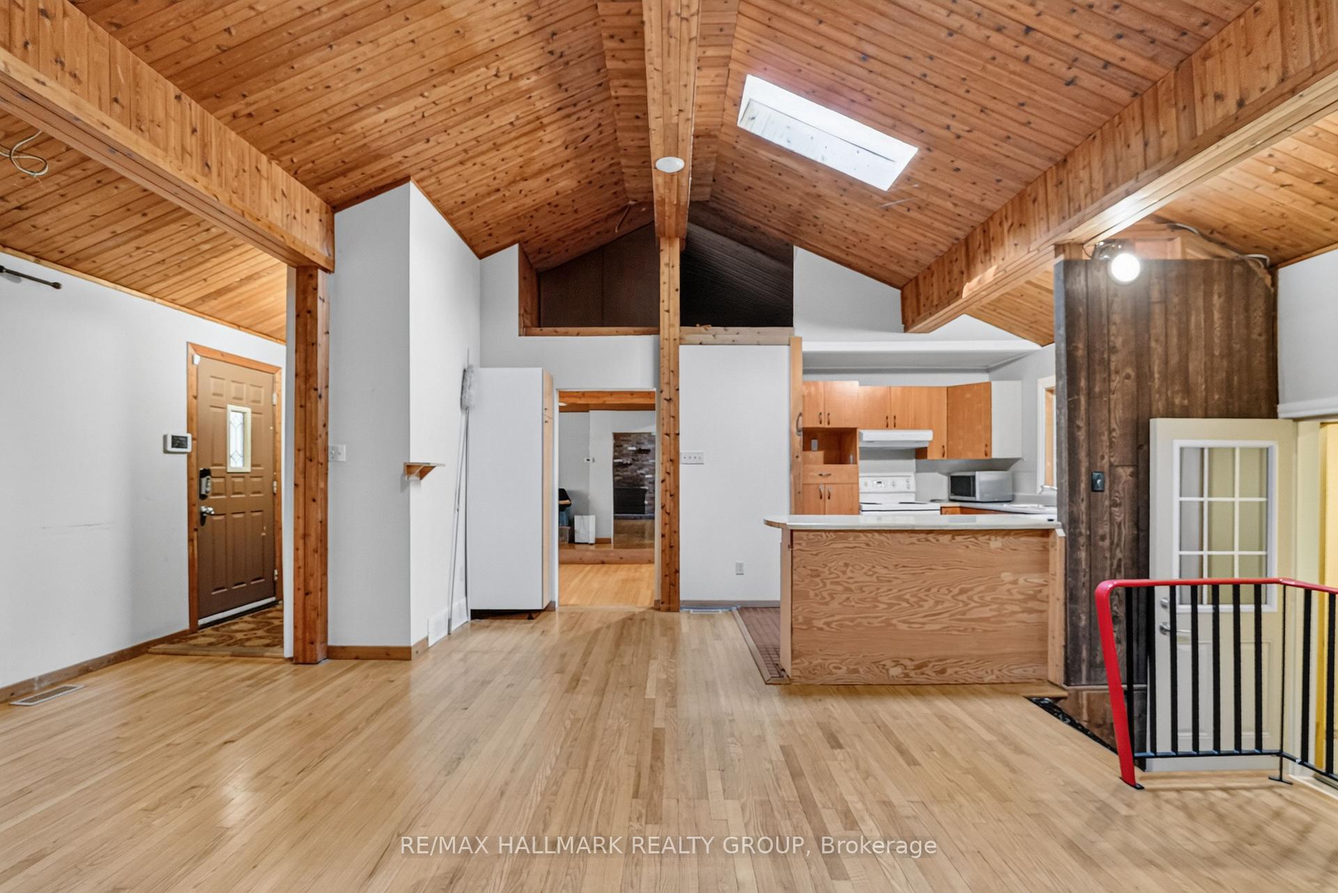 Photo 12 of 433 Pleasant Park Road, Ottawa, Faircrest Heights — HOMEH