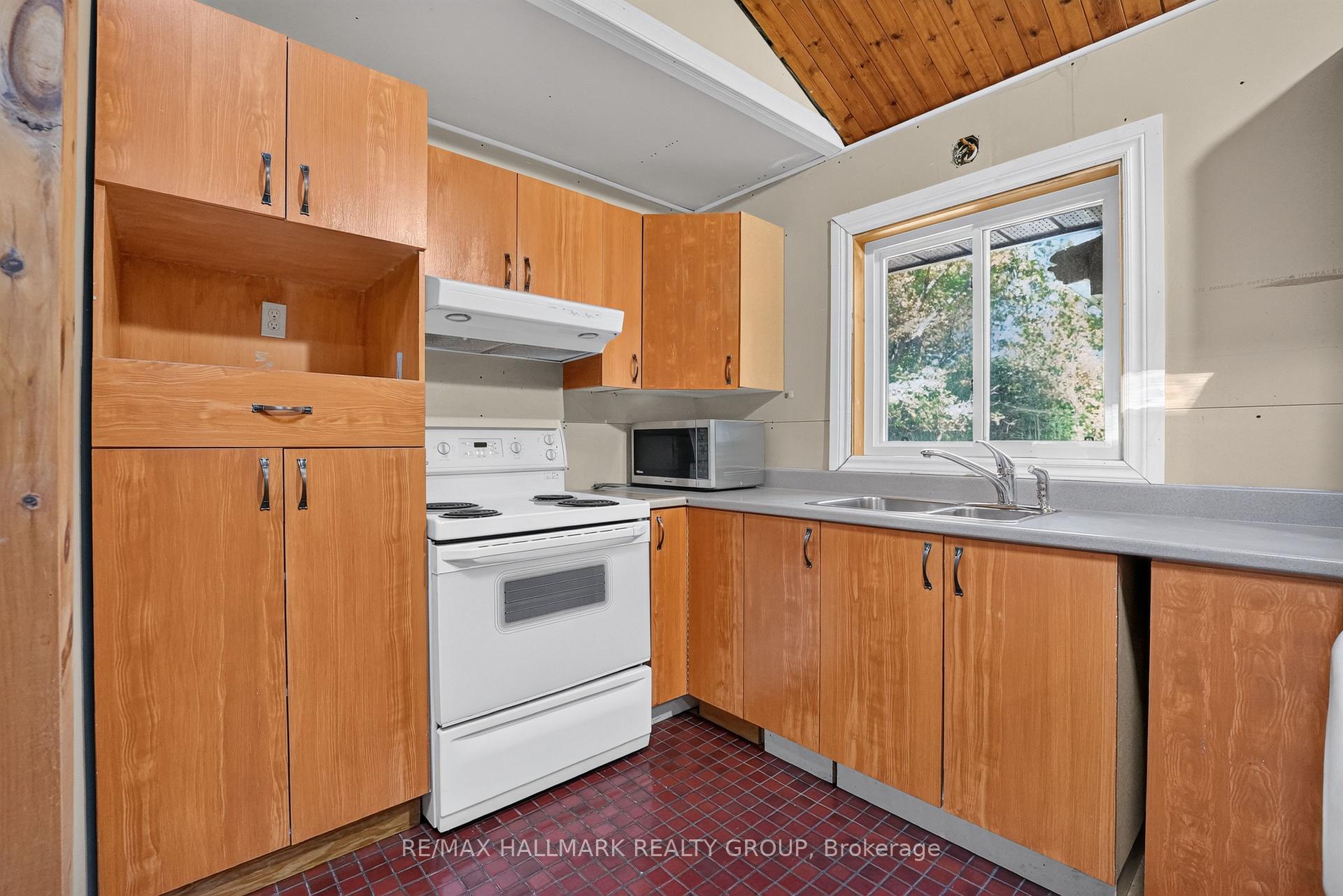Photo 13 of 433 Pleasant Park Road, Ottawa, Faircrest Heights — HOMEH