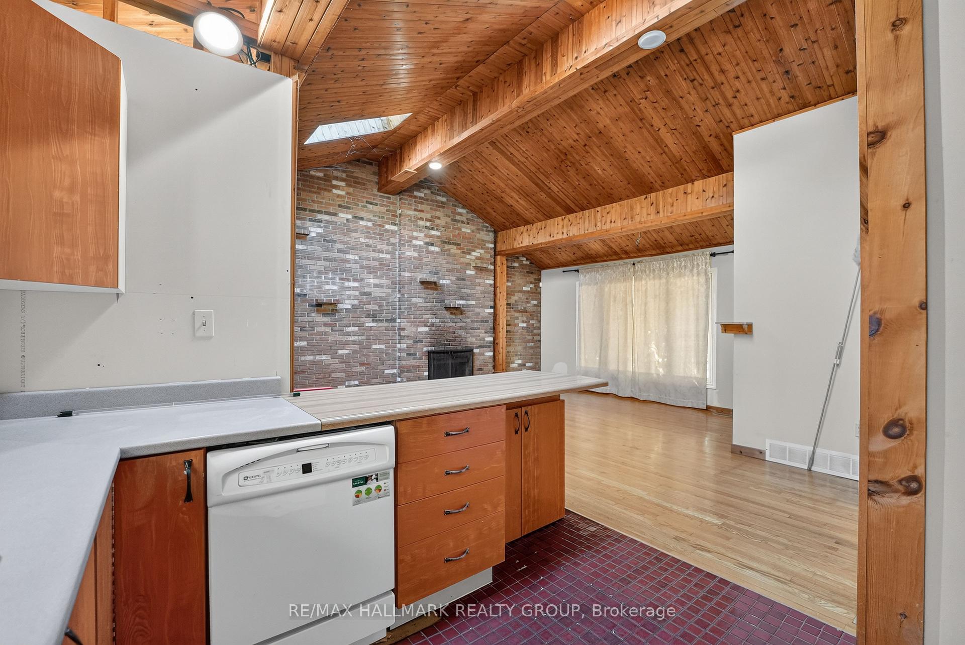 Photo 15 of 433 Pleasant Park Road, Ottawa, Faircrest Heights — HOMEH