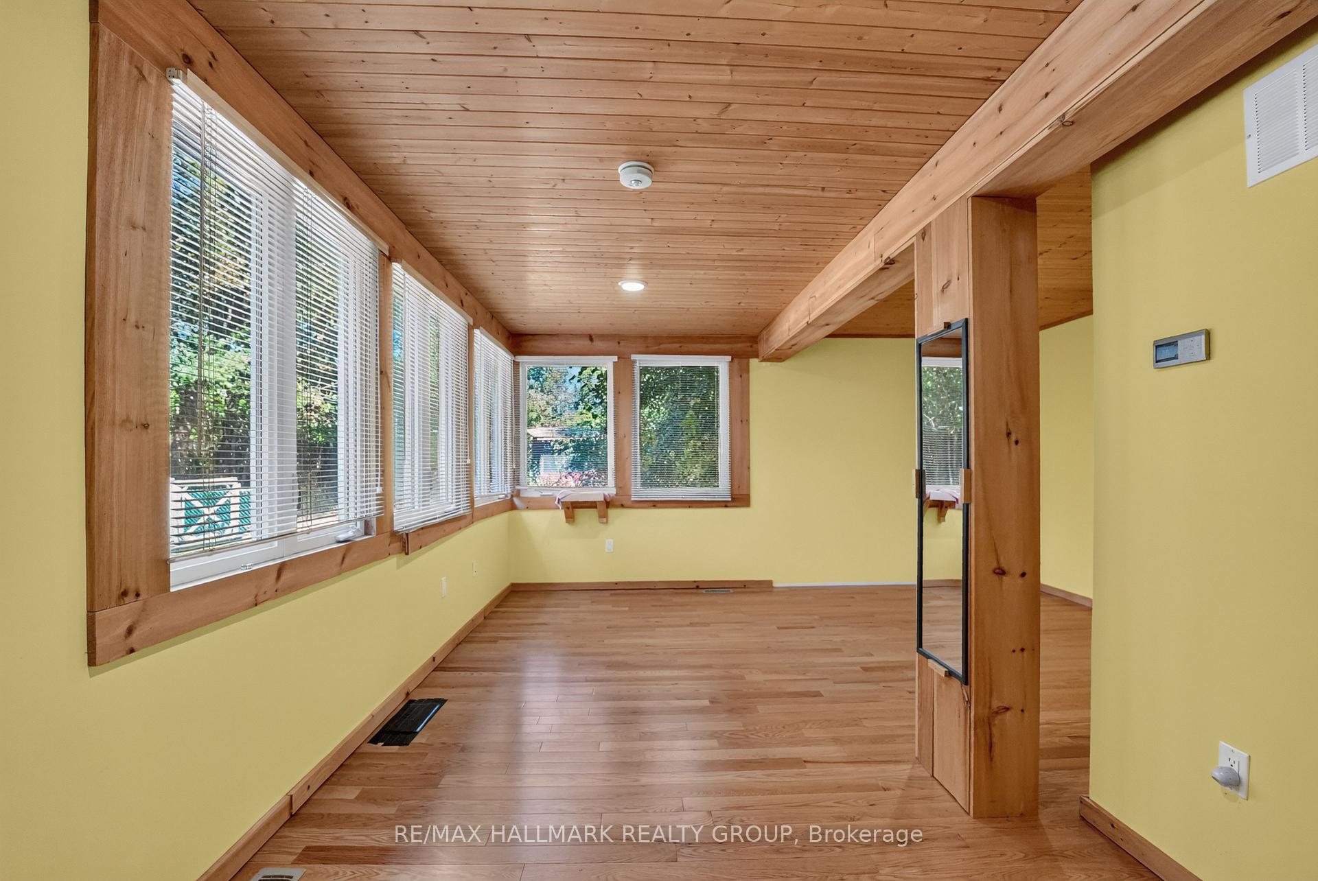 Photo 16 of 433 Pleasant Park Road, Ottawa, Faircrest Heights — HOMEH