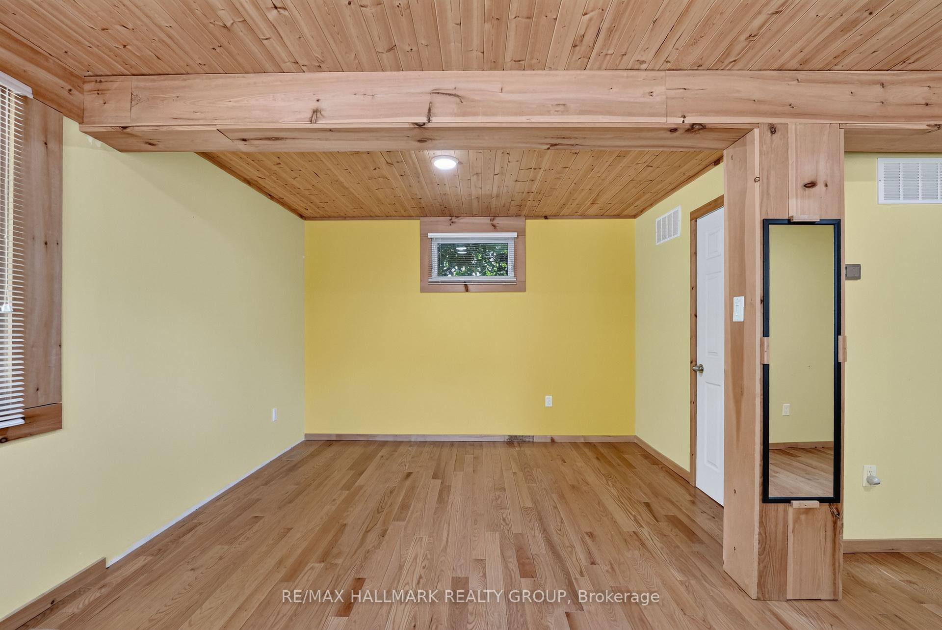 Photo 18 of 433 Pleasant Park Road, Ottawa, Faircrest Heights — HOMEH