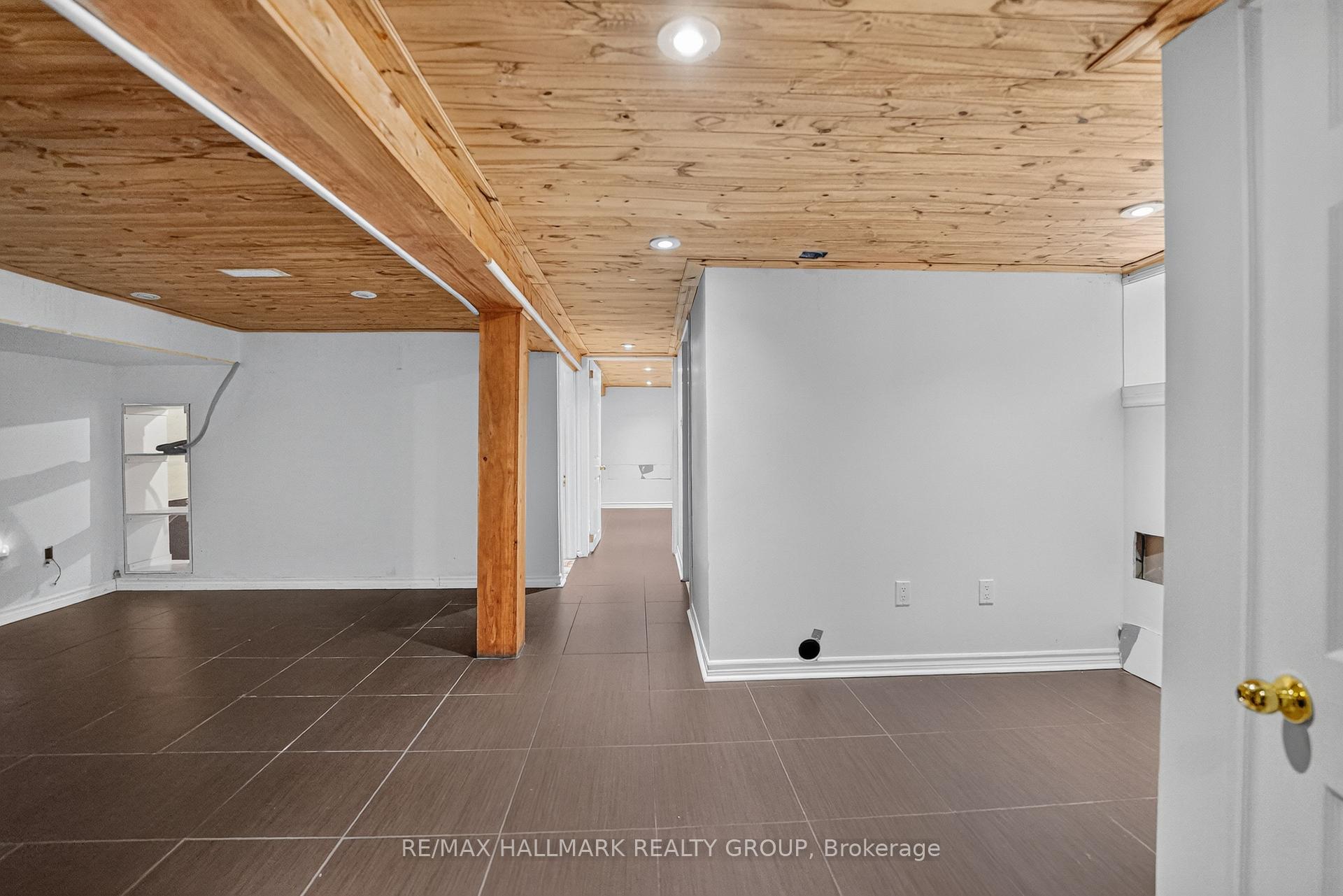 Photo 31 of 433 Pleasant Park Road, Ottawa, Faircrest Heights — HOMEH