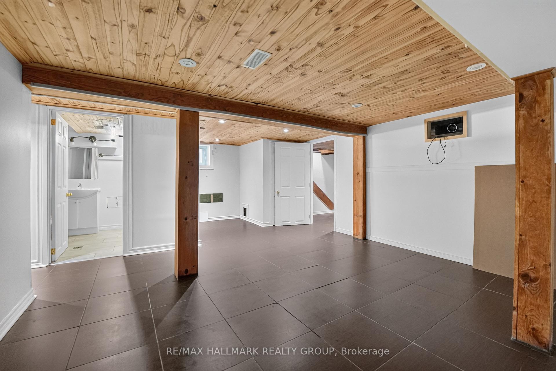 Photo 32 of 433 Pleasant Park Road, Ottawa, Faircrest Heights — HOMEH