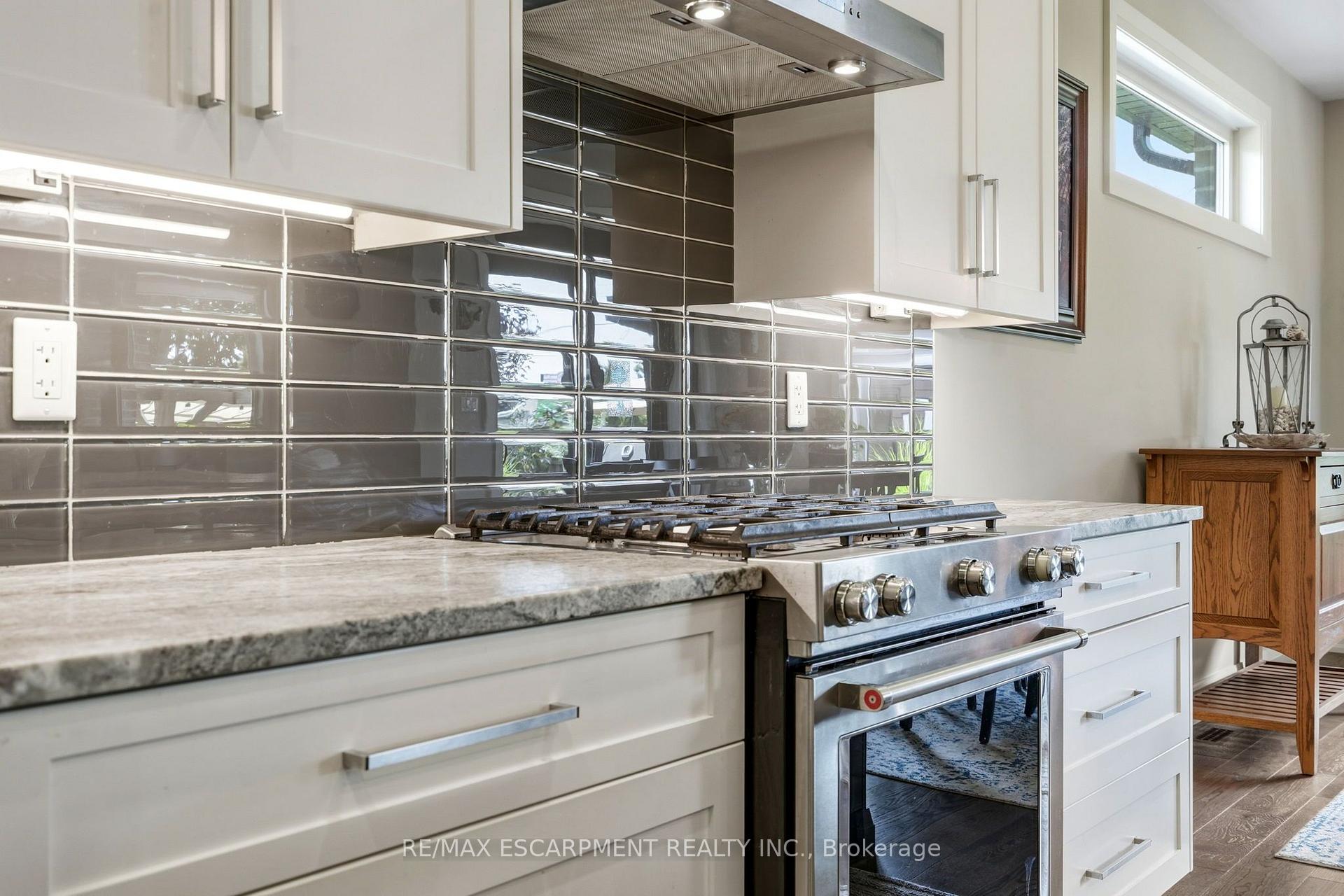 Photo 14 of 42 Carlton Avenue, Welland, N. Welland — HOMEH