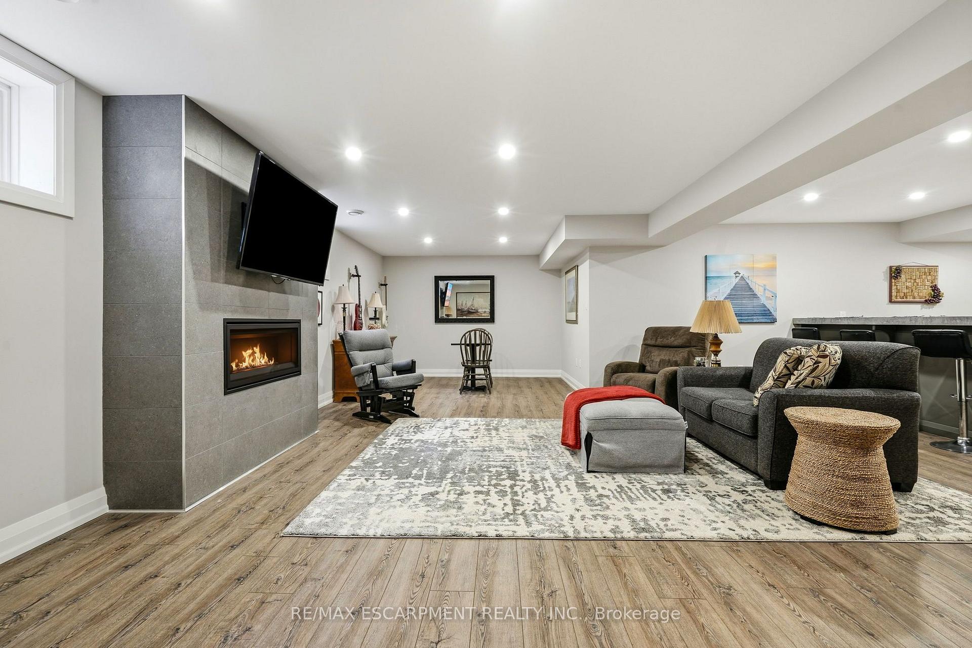 Photo 30 of 42 Carlton Avenue, Welland, N. Welland — HOMEH