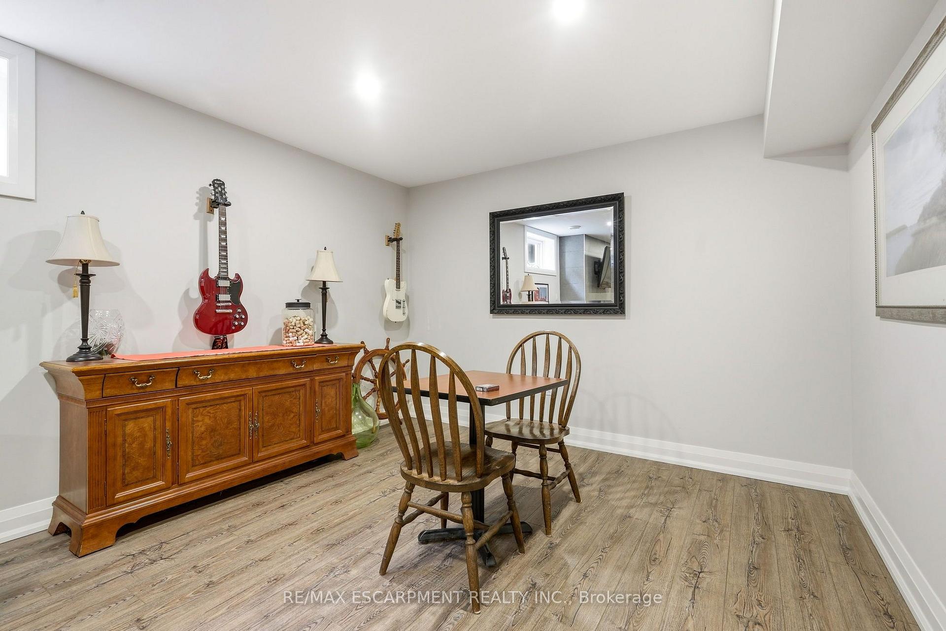 Photo 31 of 42 Carlton Avenue, Welland, N. Welland — HOMEH