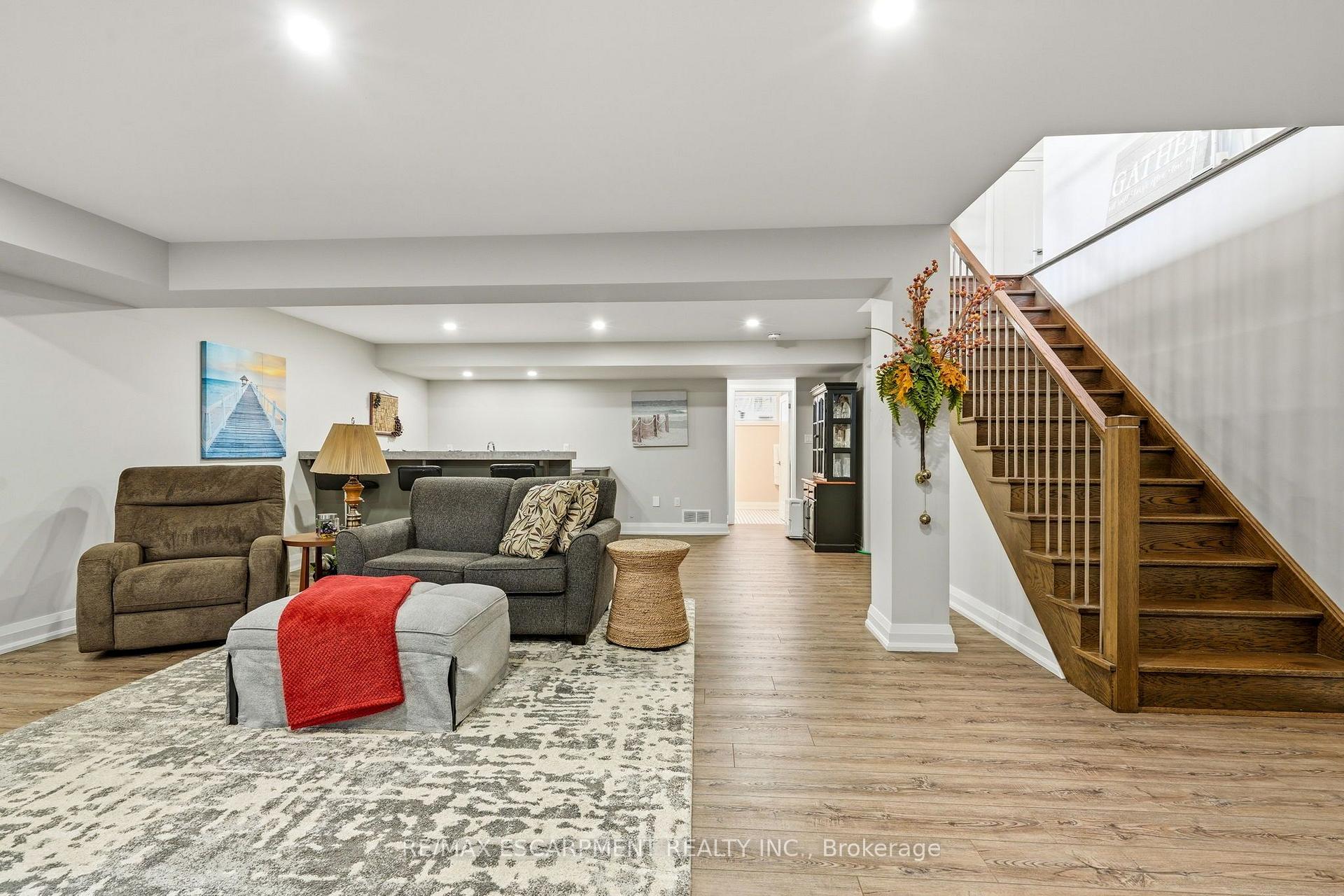 Photo 33 of 42 Carlton Avenue, Welland, N. Welland — HOMEH
