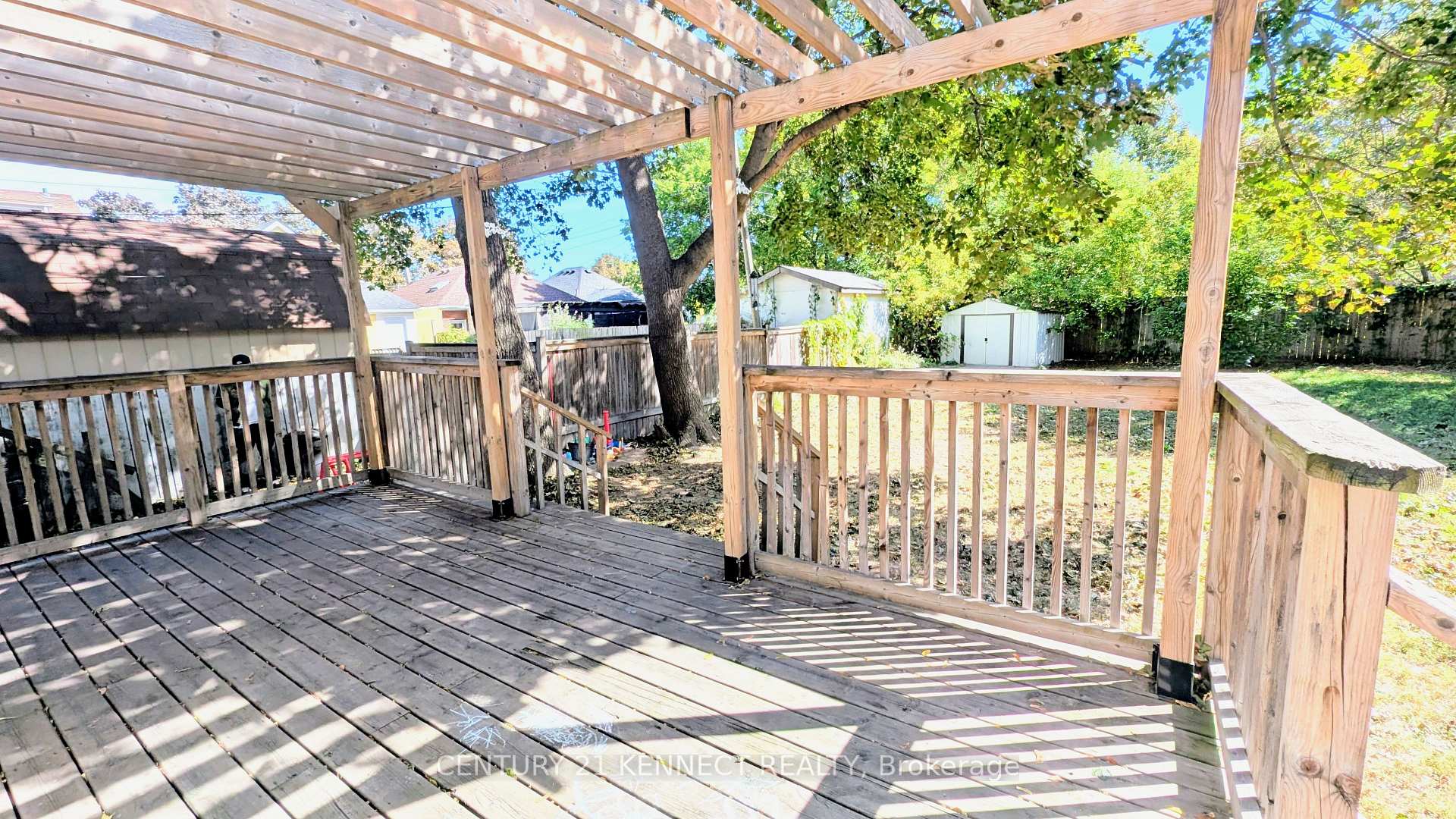 Photo 24 of 160 Glendale Avenue N, Hamilton, Crown Point — HOMEH
