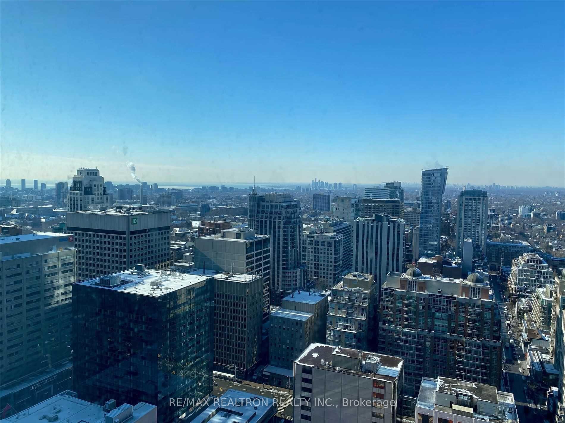 Photo 2 of Unit 3404, 1 Yorkville Avenue, Toronto, The Annex — HOMEH